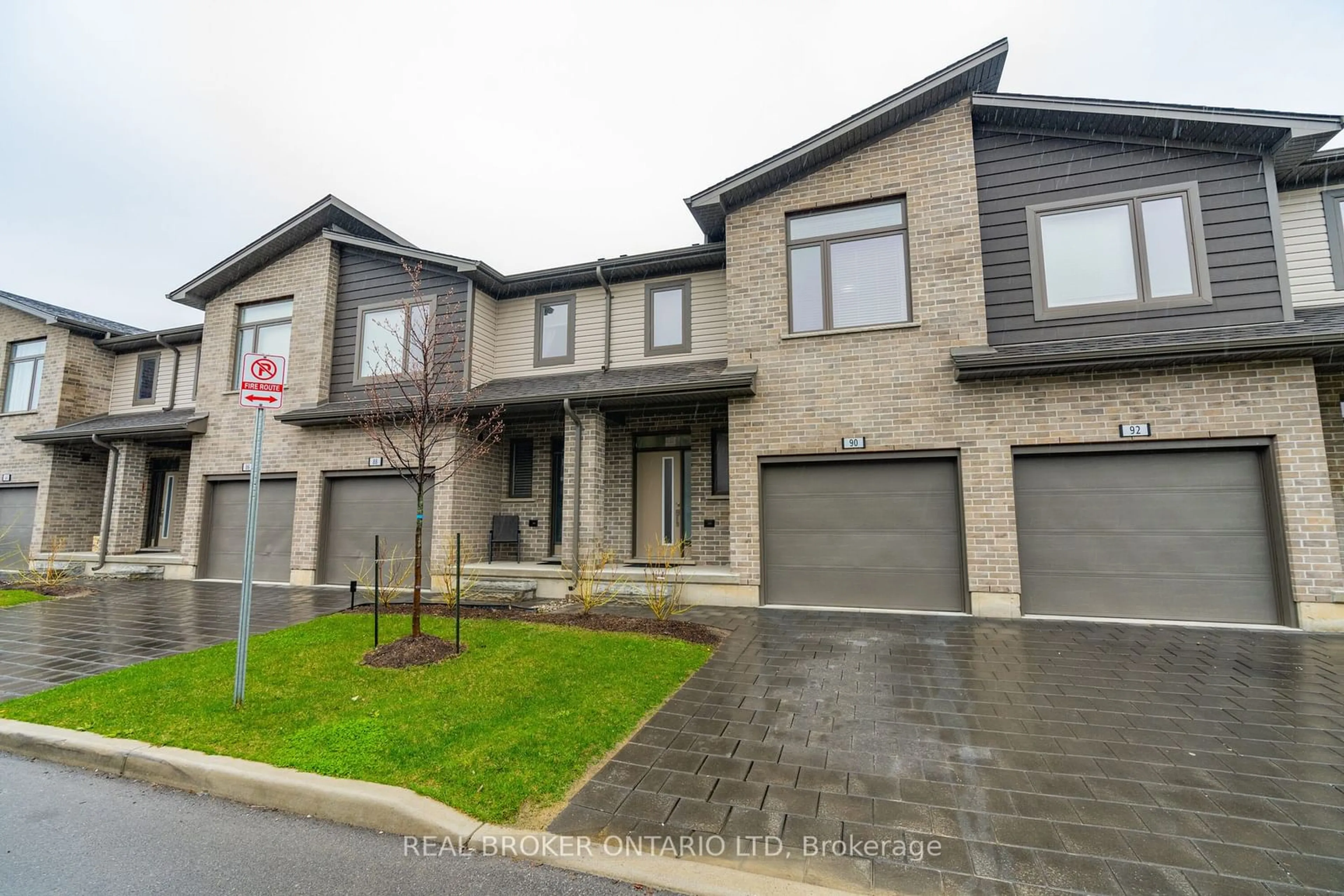 A pic from exterior of the house or condo, the street view for 2070 Meadowgate Blvd #90, London Ontario N6M 0H5