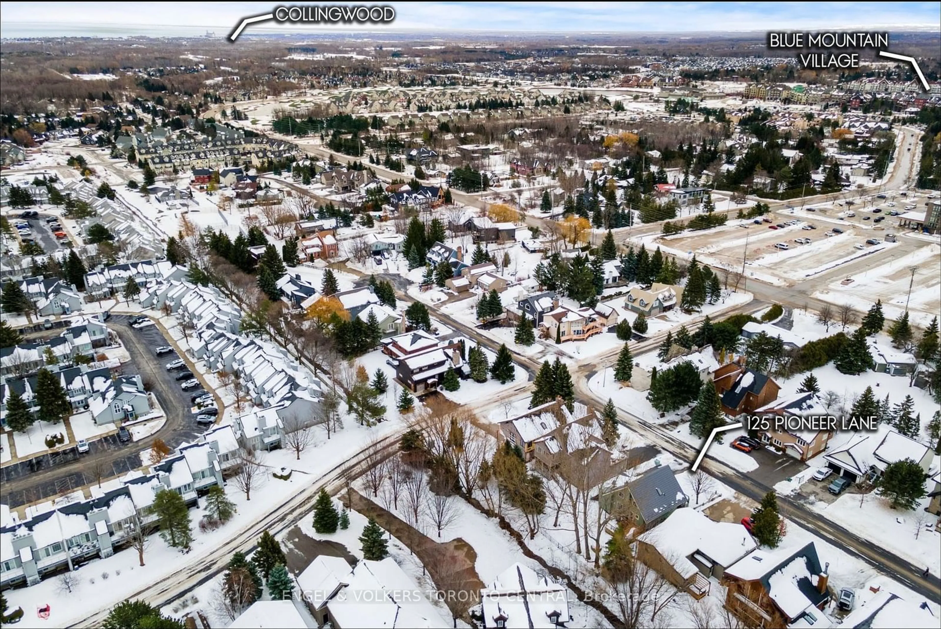 A pic from outside/outdoor area/front of a property/back of a property/a pic from drone, street for 125 Pioneer Lane, Blue Mountains Ontario L9Y 0M6