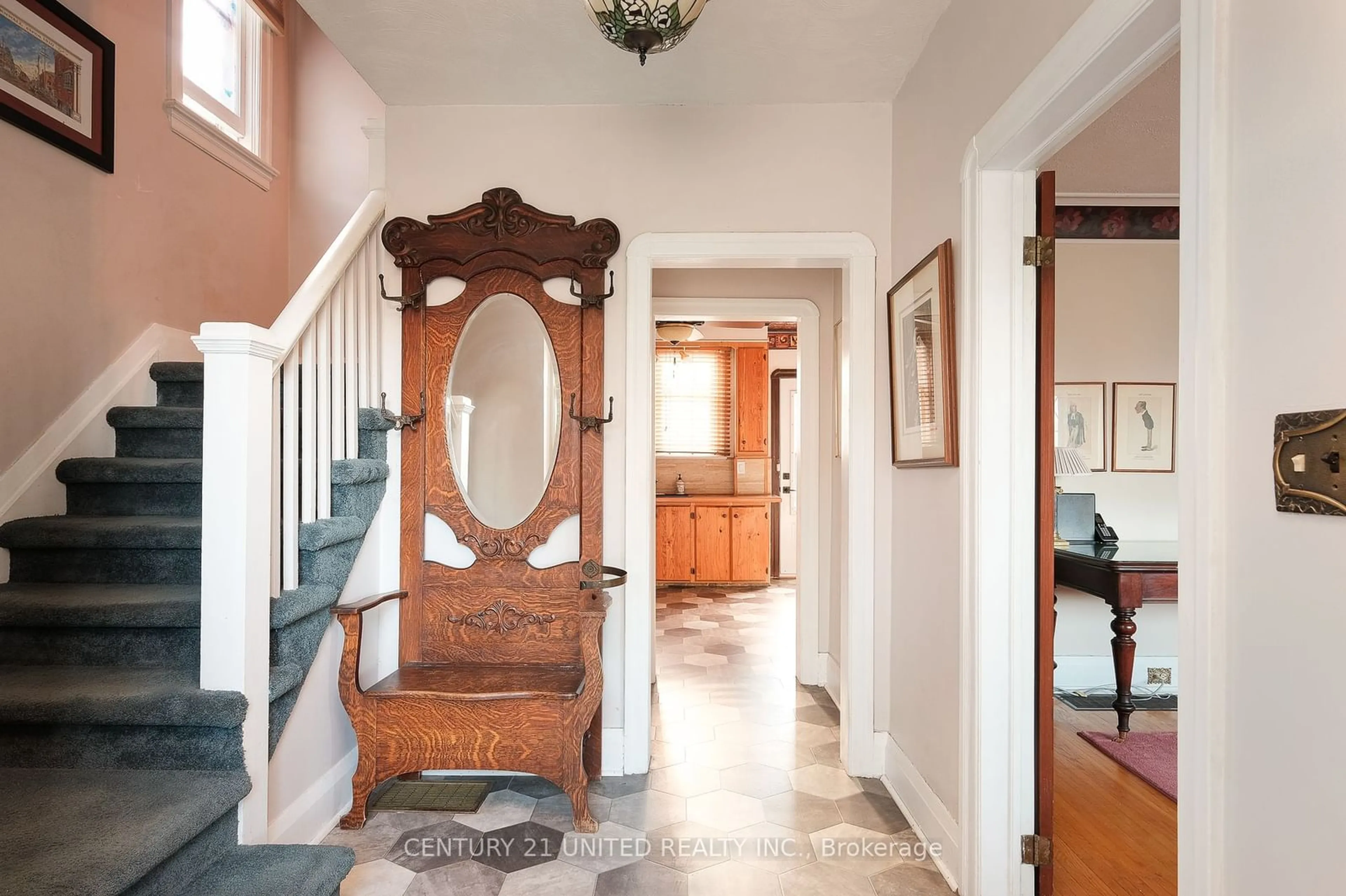 Indoor entryway, wood floors for 1473 Monaghan Rd, Peterborough Ontario K9J 5M9