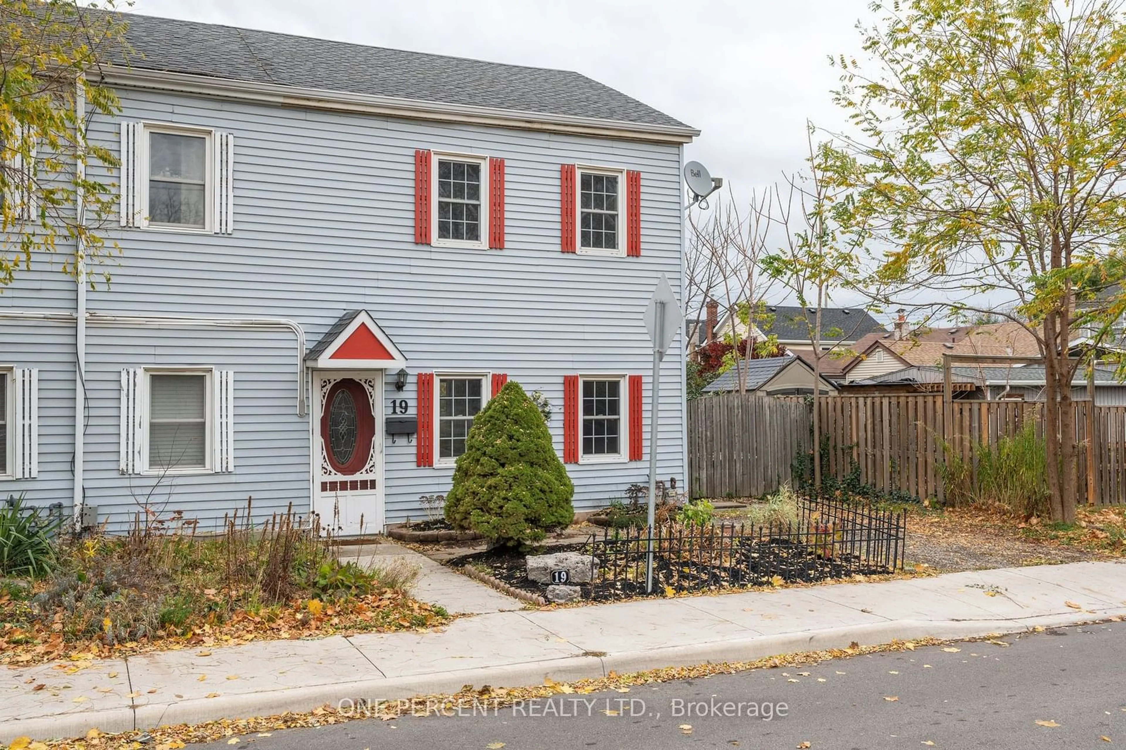 A pic from exterior of the house or condo, the street view for 19 Strachan St, Hamilton Ontario L8L 3M2