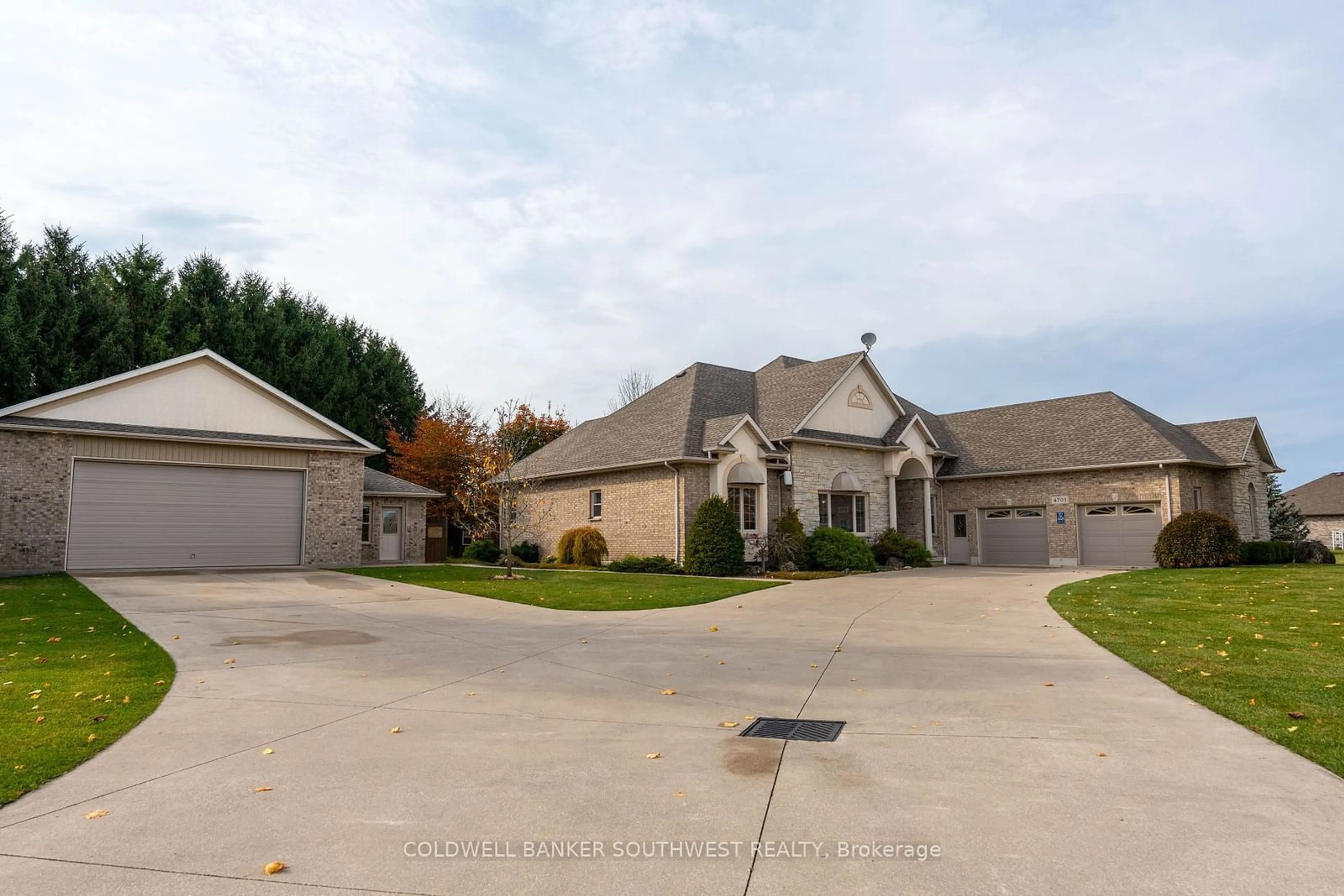 Frontside or backside of a home, the street view for 4703 Indian Rd, St. Clair Ontario N0P 2B0