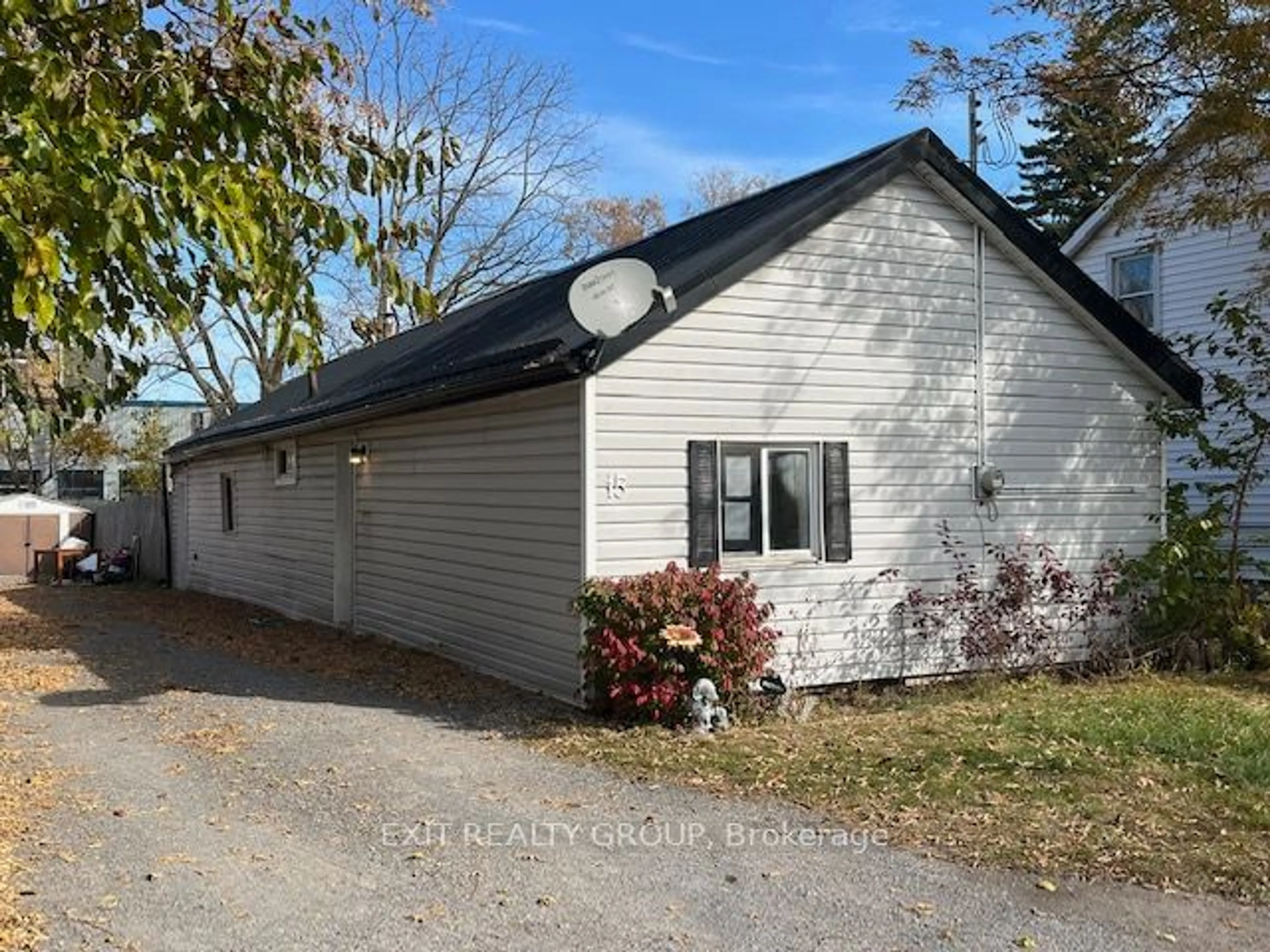 Frontside or backside of a home, cottage for 15 Brown St, Belleville Ontario K8N 3K9