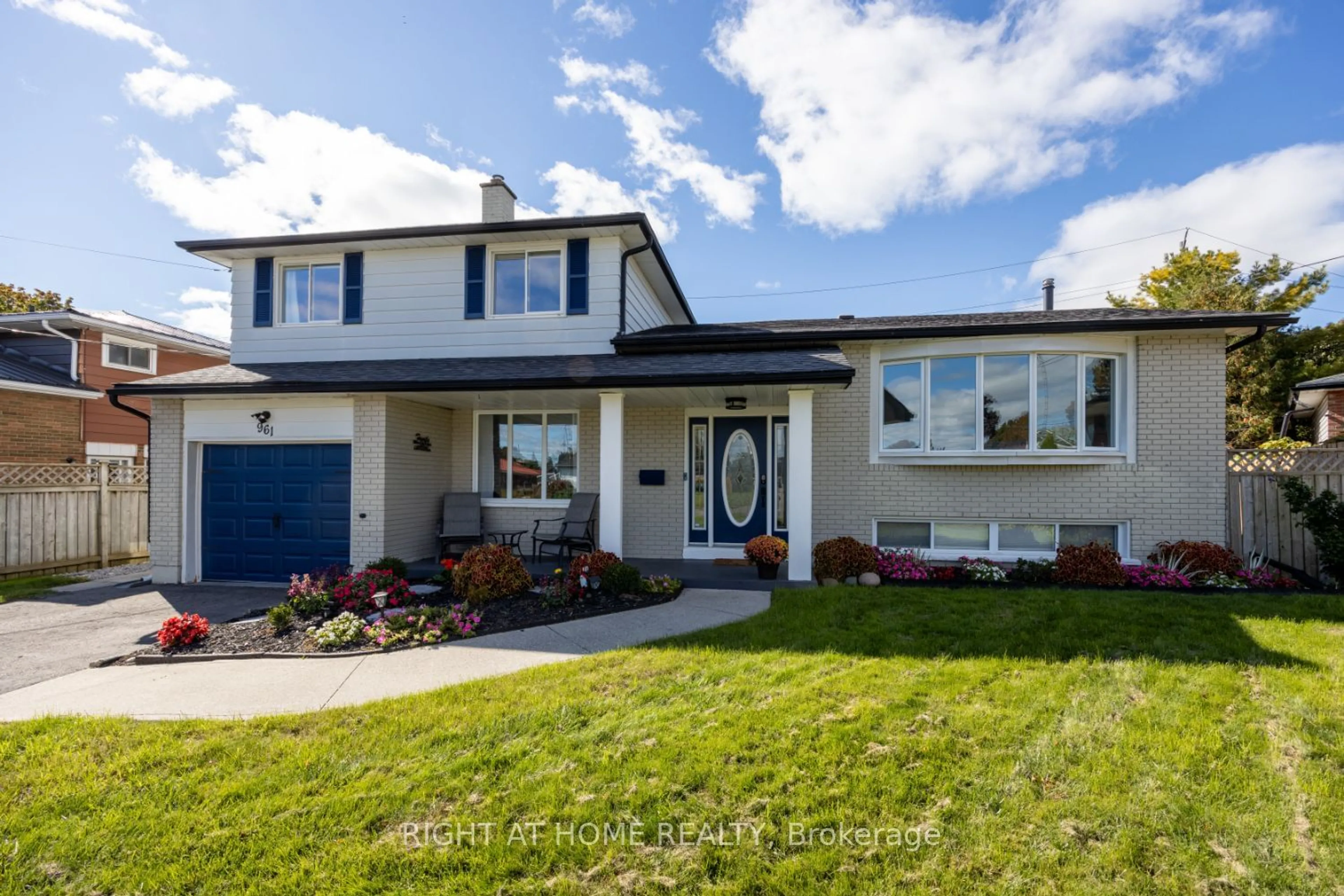 Frontside or backside of a home, cottage for 961 Curtis Cres, Cobourg Ontario K9A 2W4