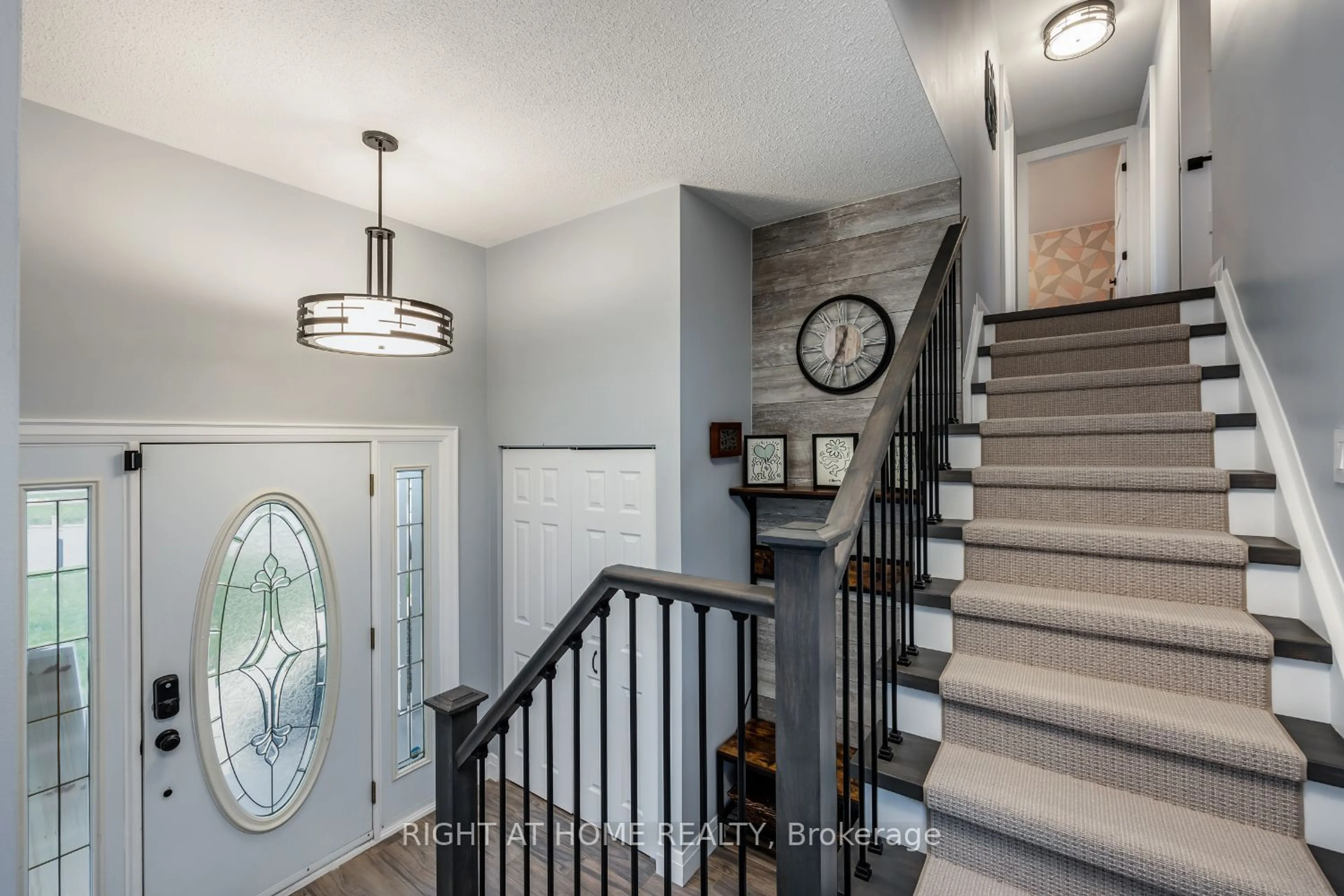 Indoor entryway, wood floors for 961 Curtis Cres, Cobourg Ontario K9A 2W4