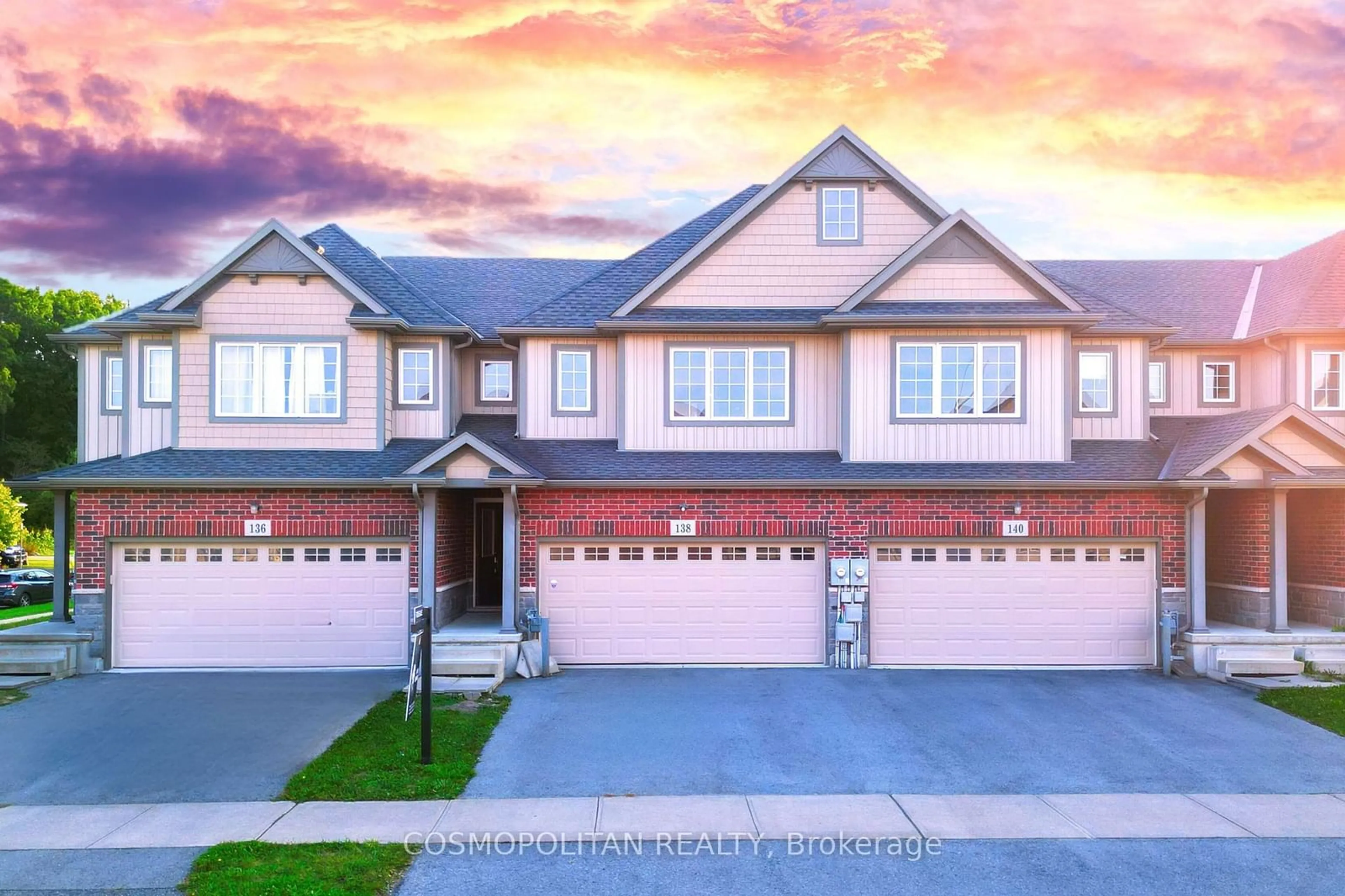 Frontside or backside of a home, the street view for 138 Winterberry Blvd, Thorold Ontario L2V 0C1