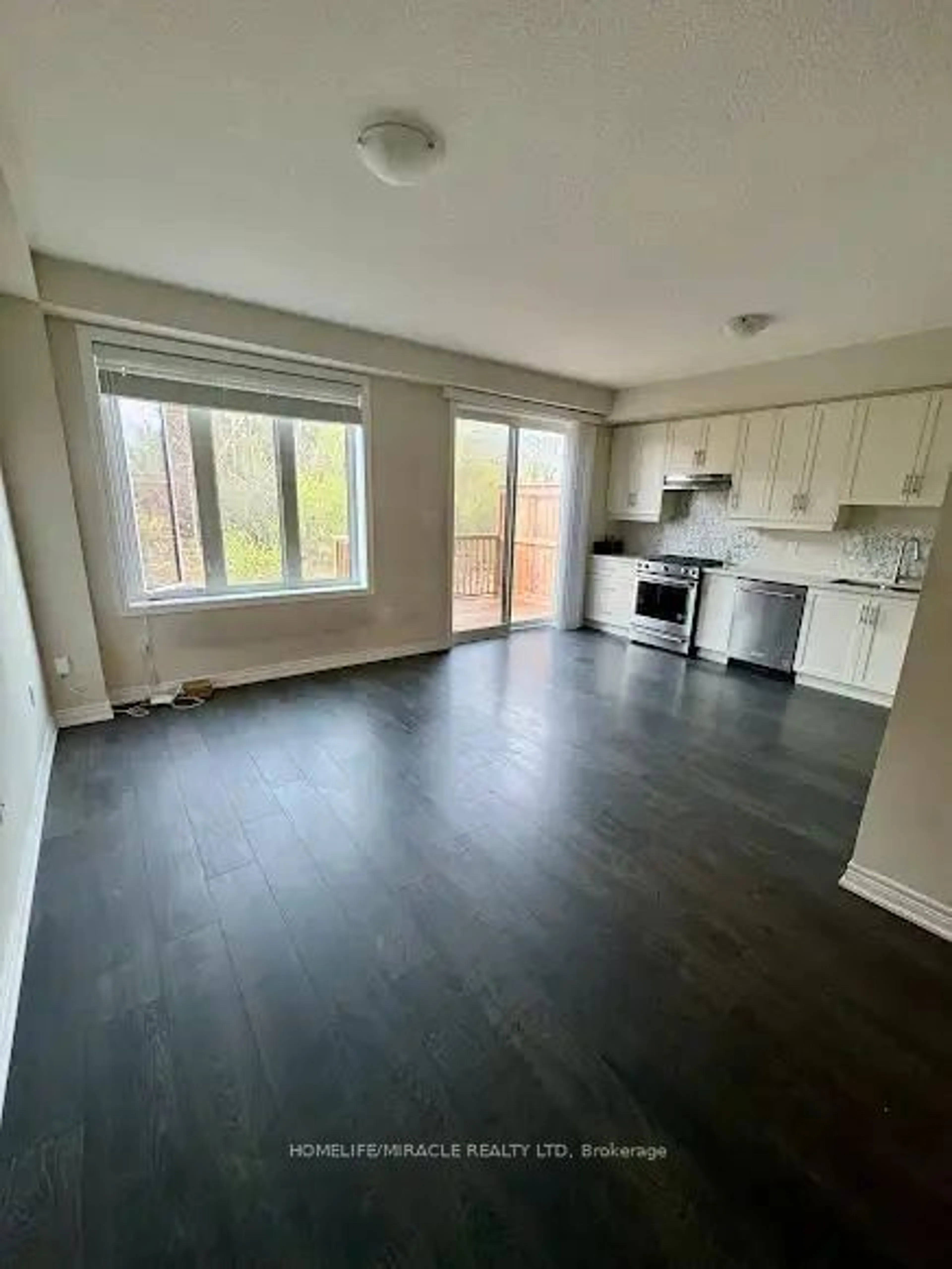 A pic of a room, wood floors for 100 Hollywood Crt #45, Cambridge Ontario N1R 0C5