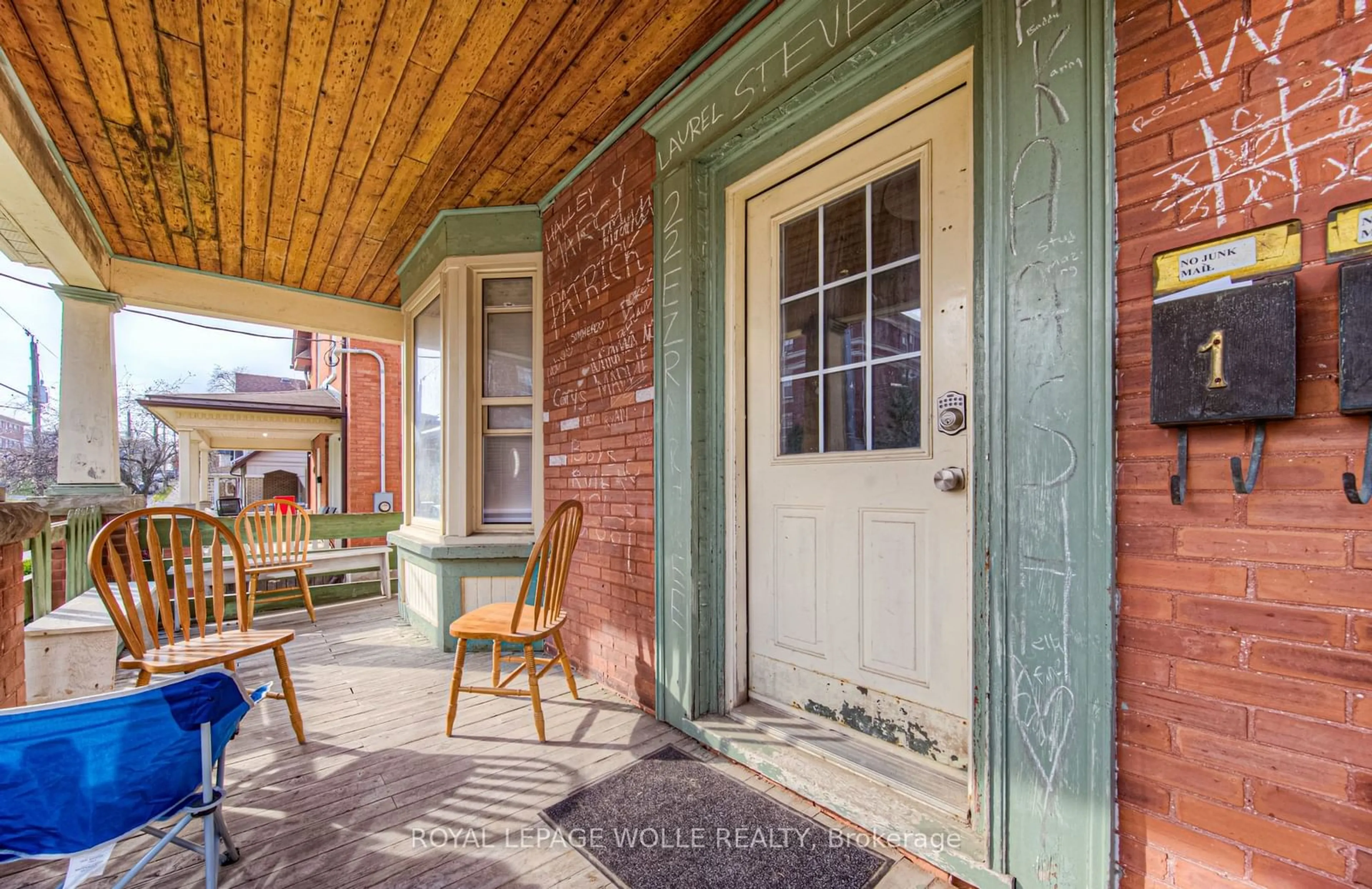 Indoor entryway, wood floors for 22 Ezra Ave, Waterloo Ontario N2L 3B1