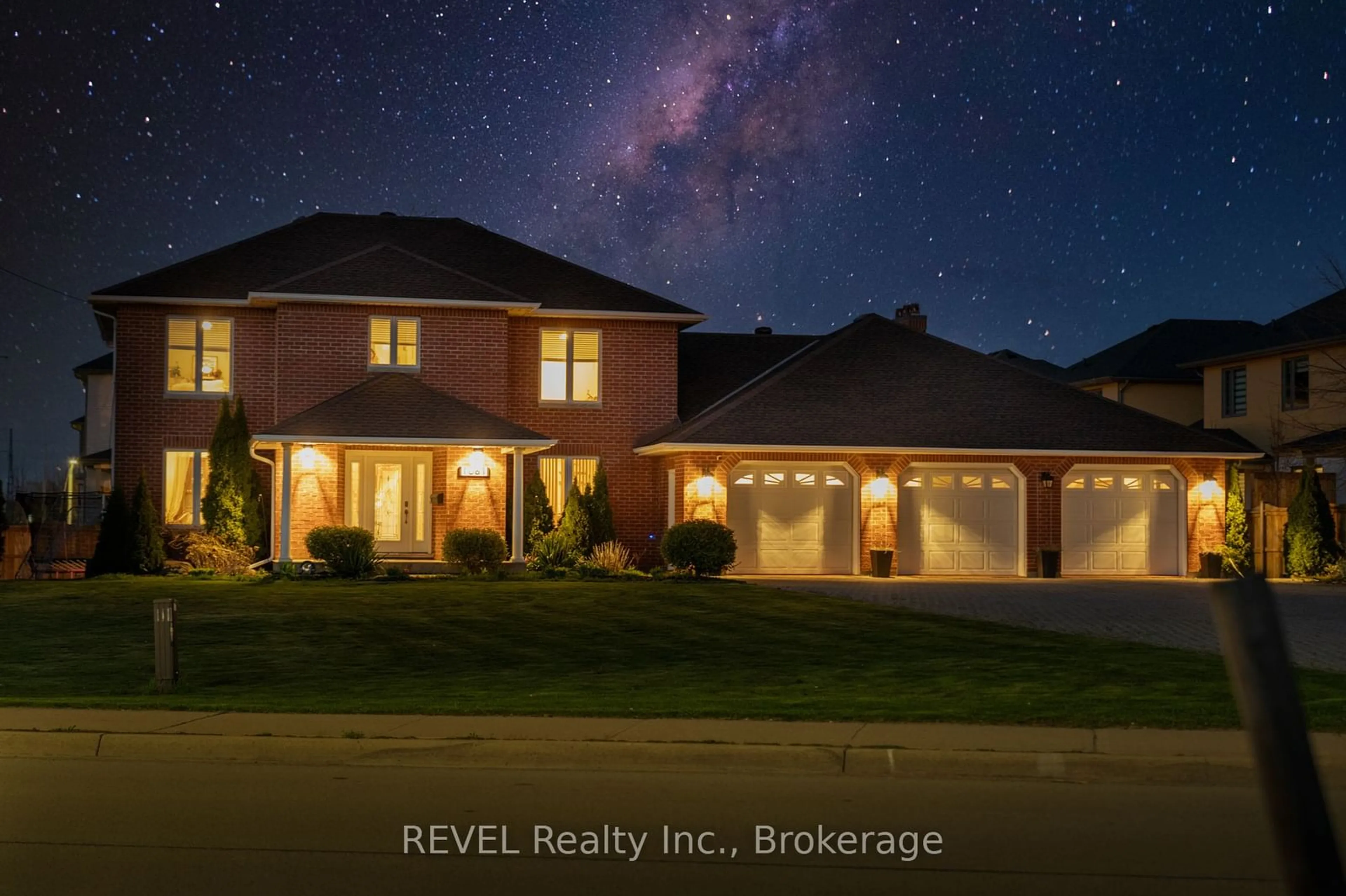 Frontside or backside of a home, the street view for 1081 VANSICKLE Rd, St. Catharines Ontario L2S 2X4