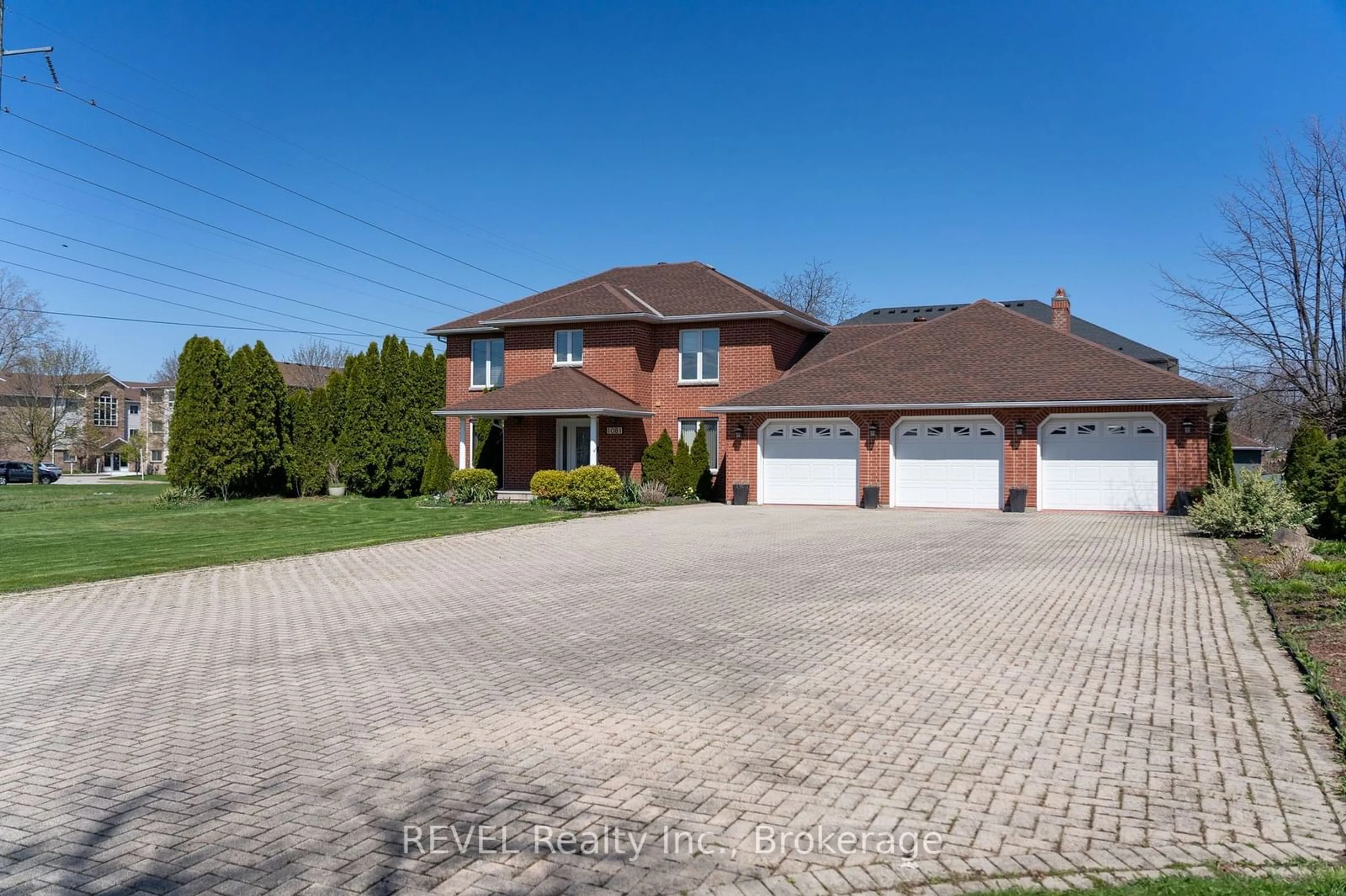 Frontside or backside of a home, the street view for 1081 VANSICKLE Rd, St. Catharines Ontario L2S 2X4