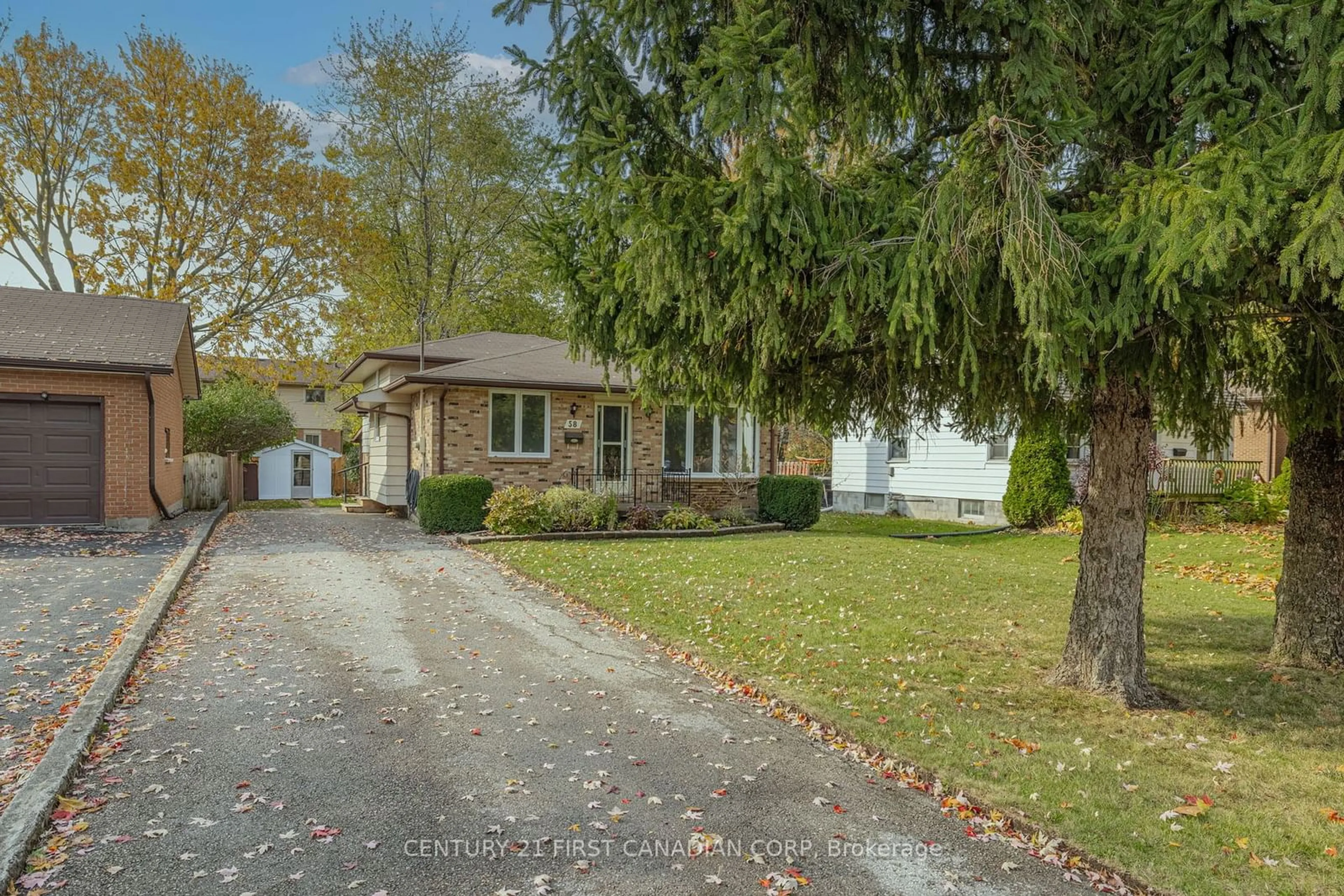 Frontside or backside of a home, the street view for 58 Greenfield Dr, London Ontario N6E 1M7