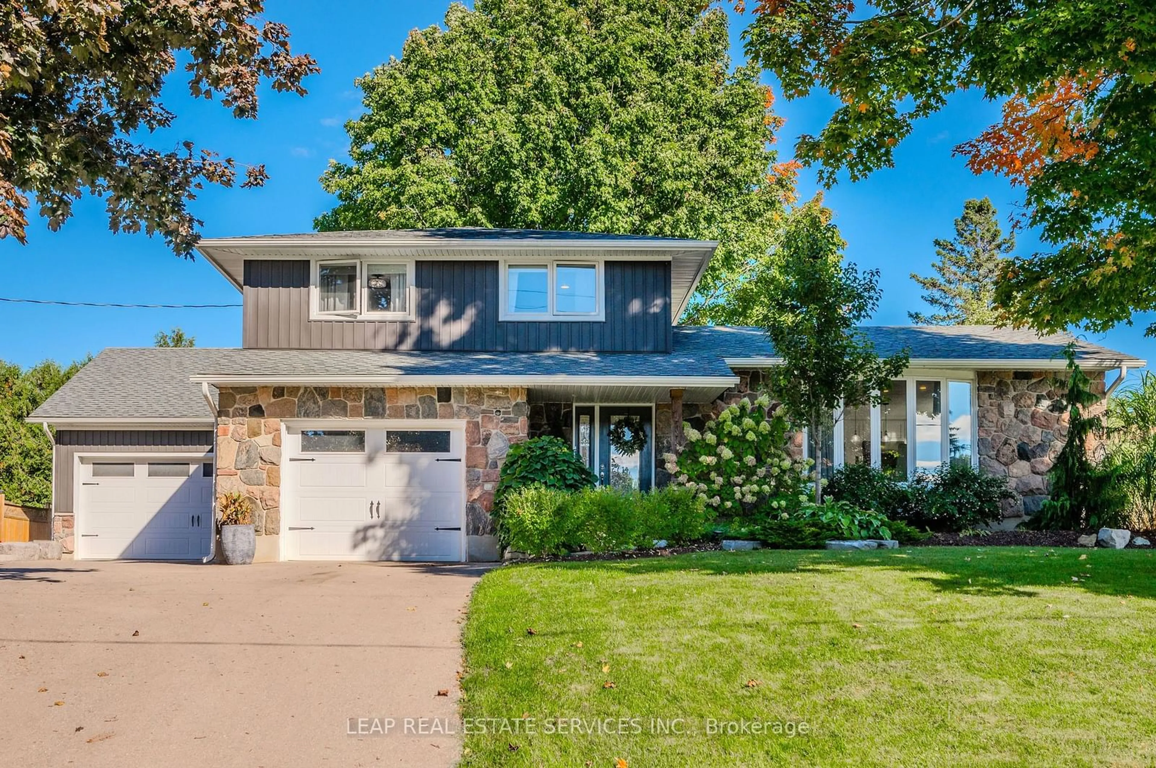 Frontside or backside of a home, the street view for 1515 Mannheim Rd, Wilmot Ontario N0B 2H0