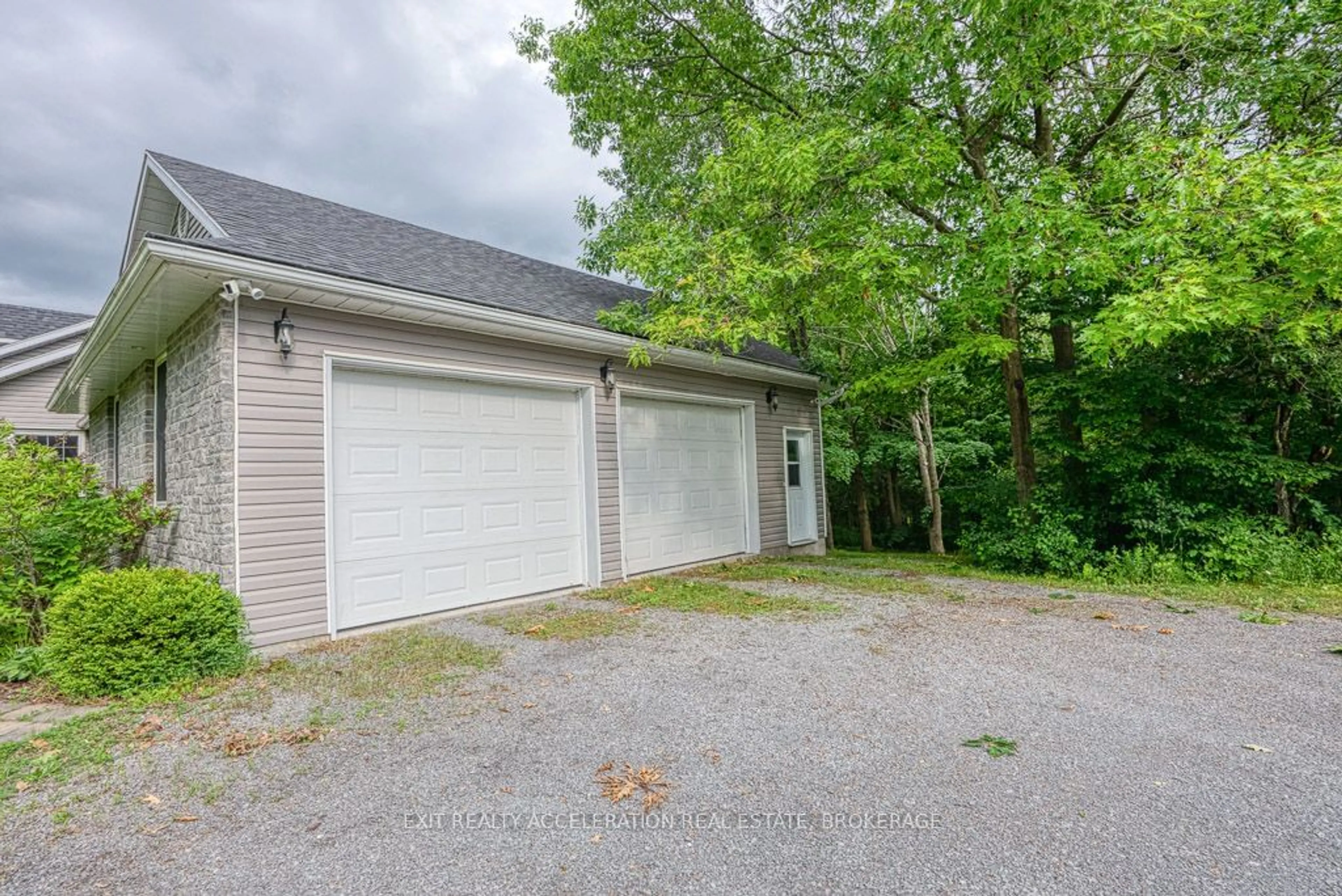 Indoor garage, cement floor for 390 Denridge Rd, Stone Mills Ontario K0K 2Z0