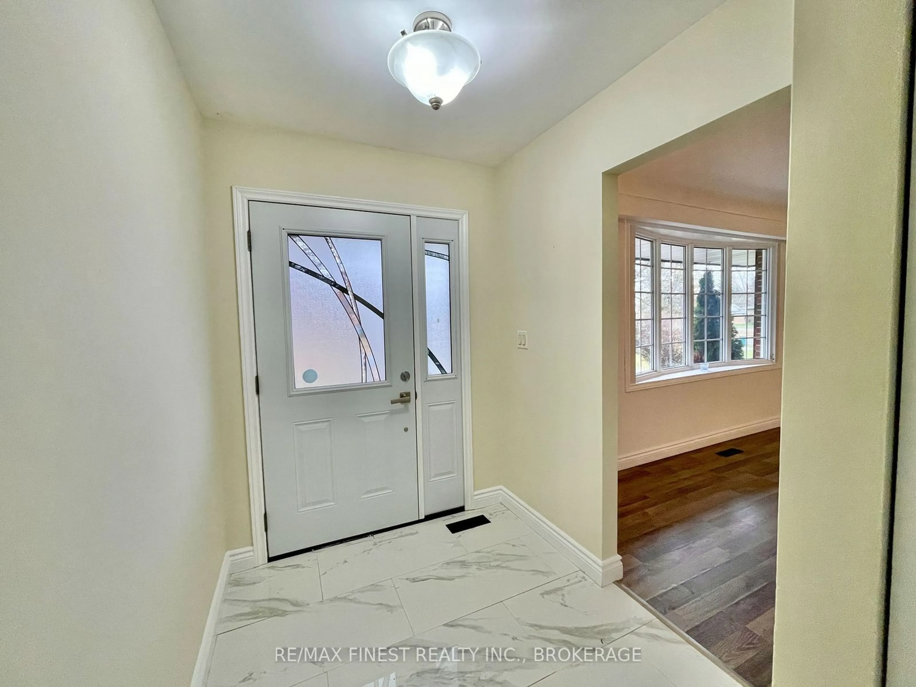 Indoor entryway, wood floors for 271 Chelsea Rd, Kingston Ontario K7M 3Z3