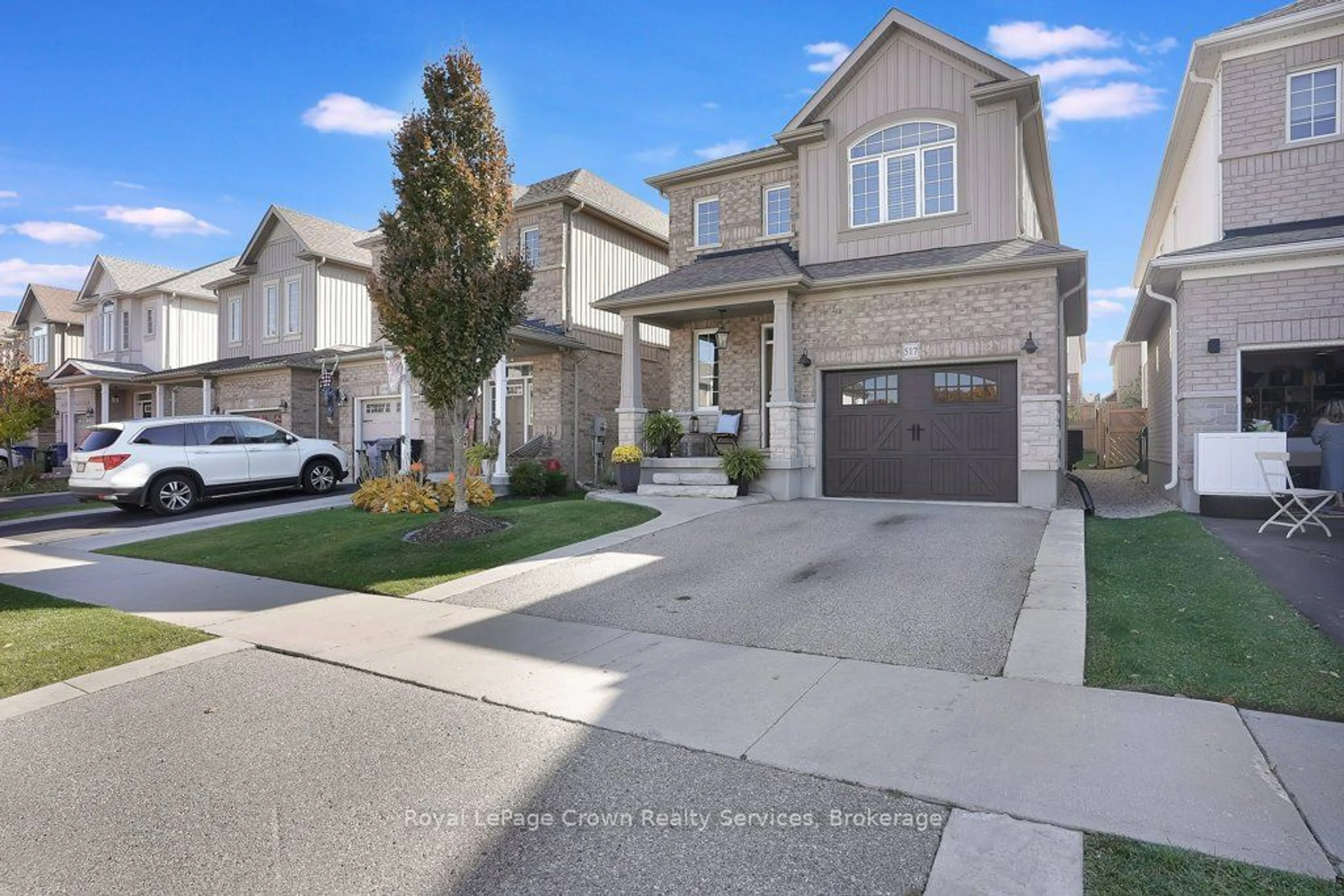 Frontside or backside of a home, the street view for 517 STARWOOD Dr, Guelph Ontario N1E 0L8