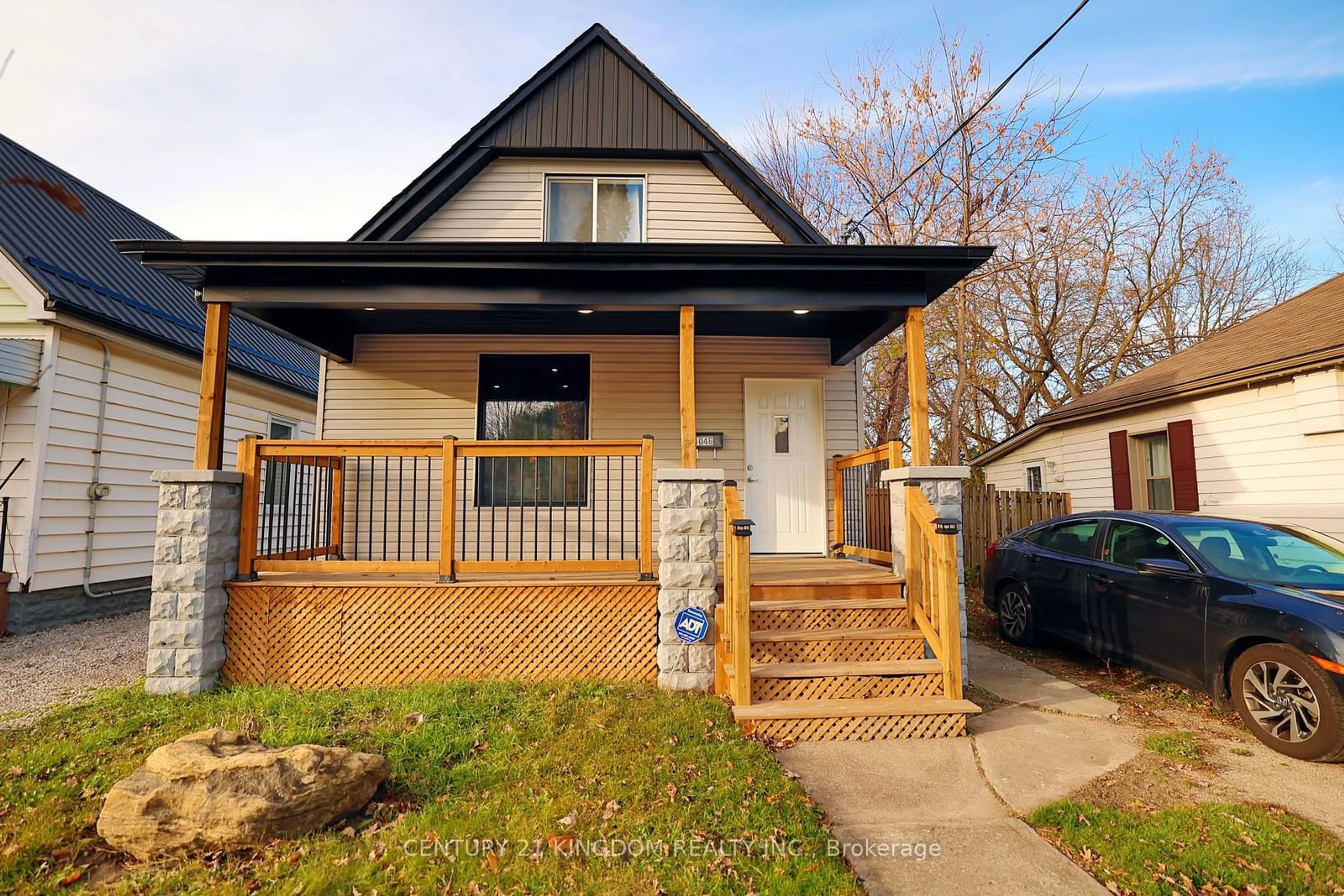 Frontside or backside of a home, cottage for 1046 King St, London Ontario N5W 2X8