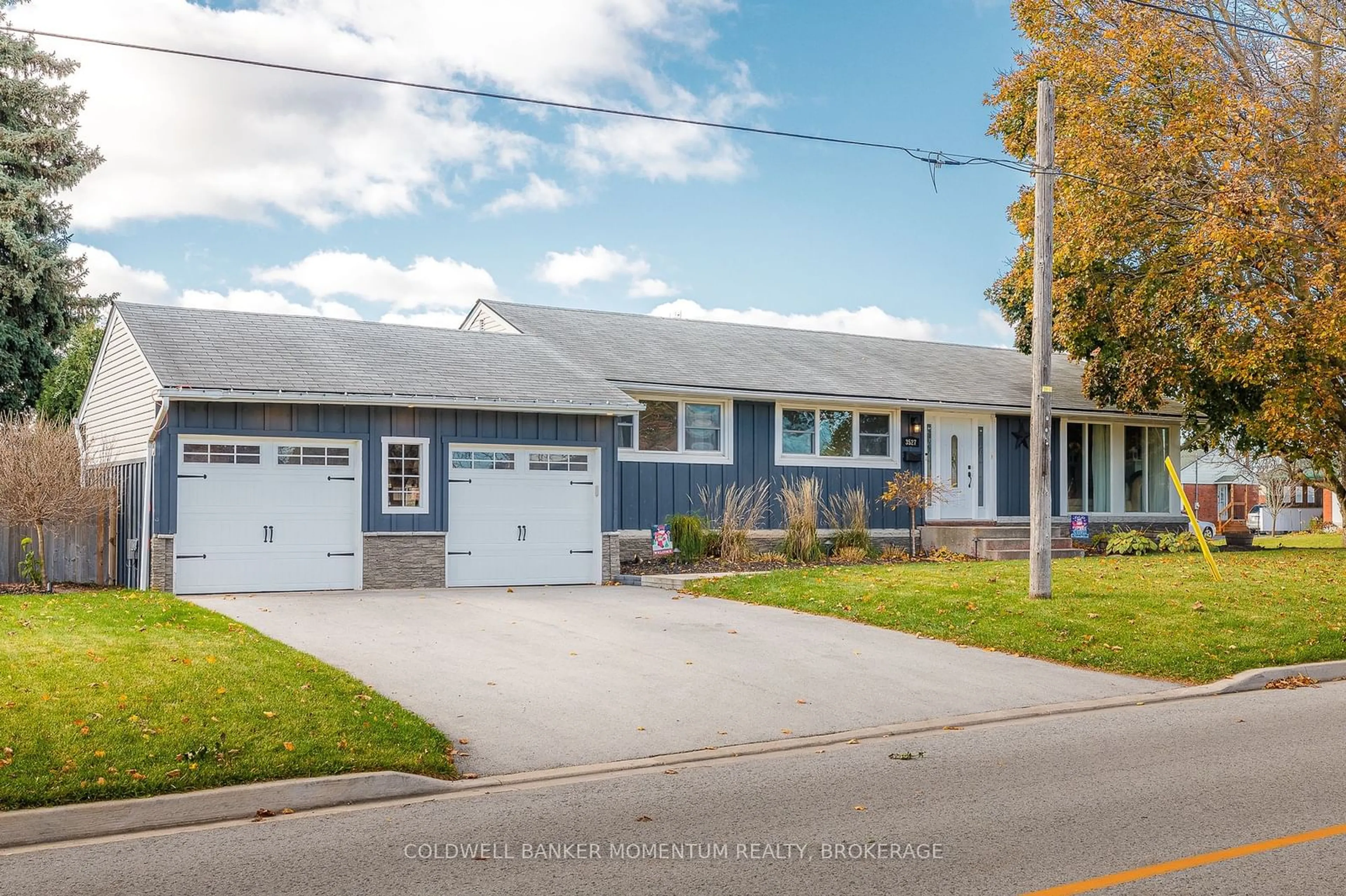 Frontside or backside of a home, the street view for 3527 Windermere Rd, Niagara Falls Ontario L2J 2Y7