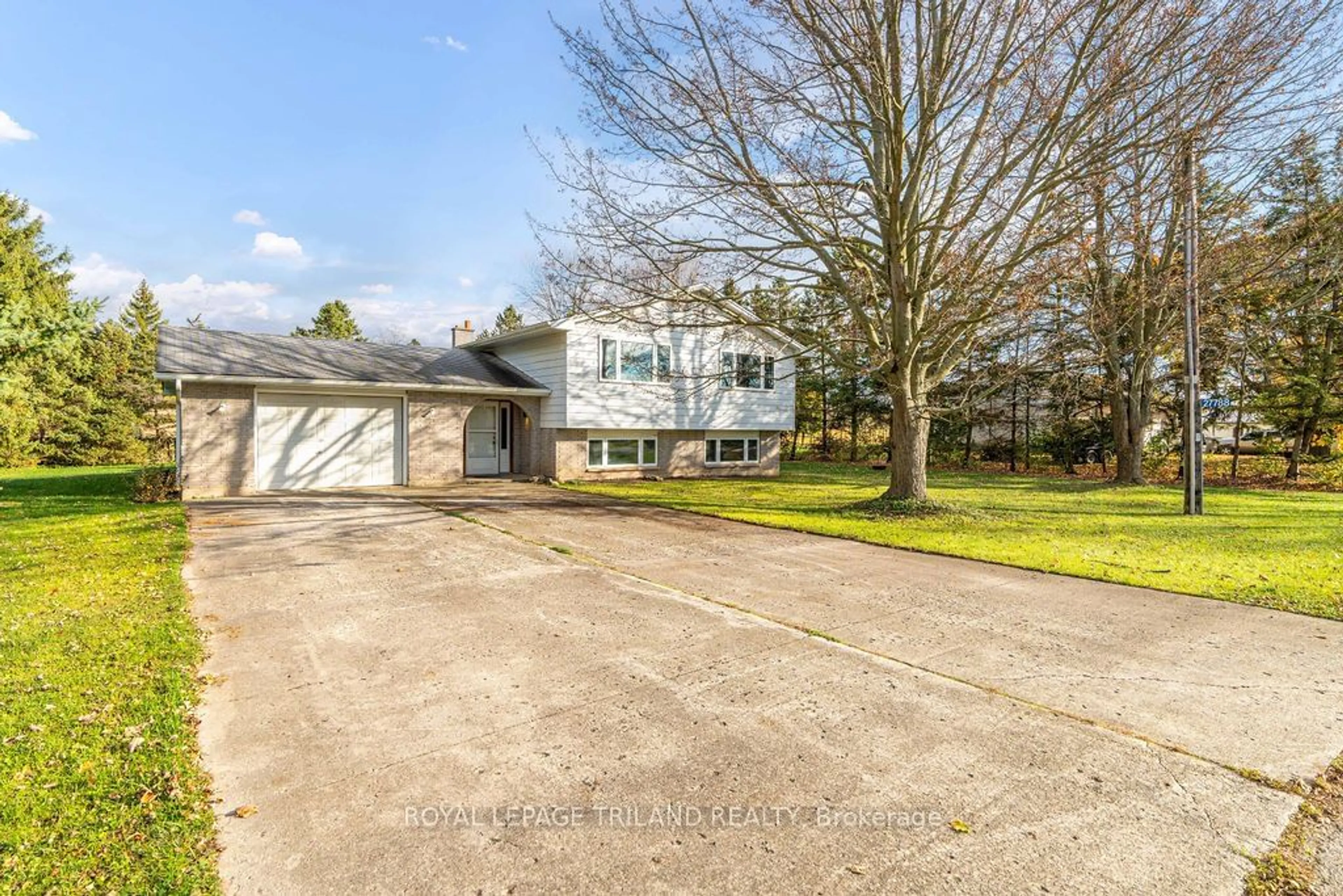 Frontside or backside of a home, the street view for 27788 Havelock St, Adelaide Metcalfe Ontario N0M 2B0