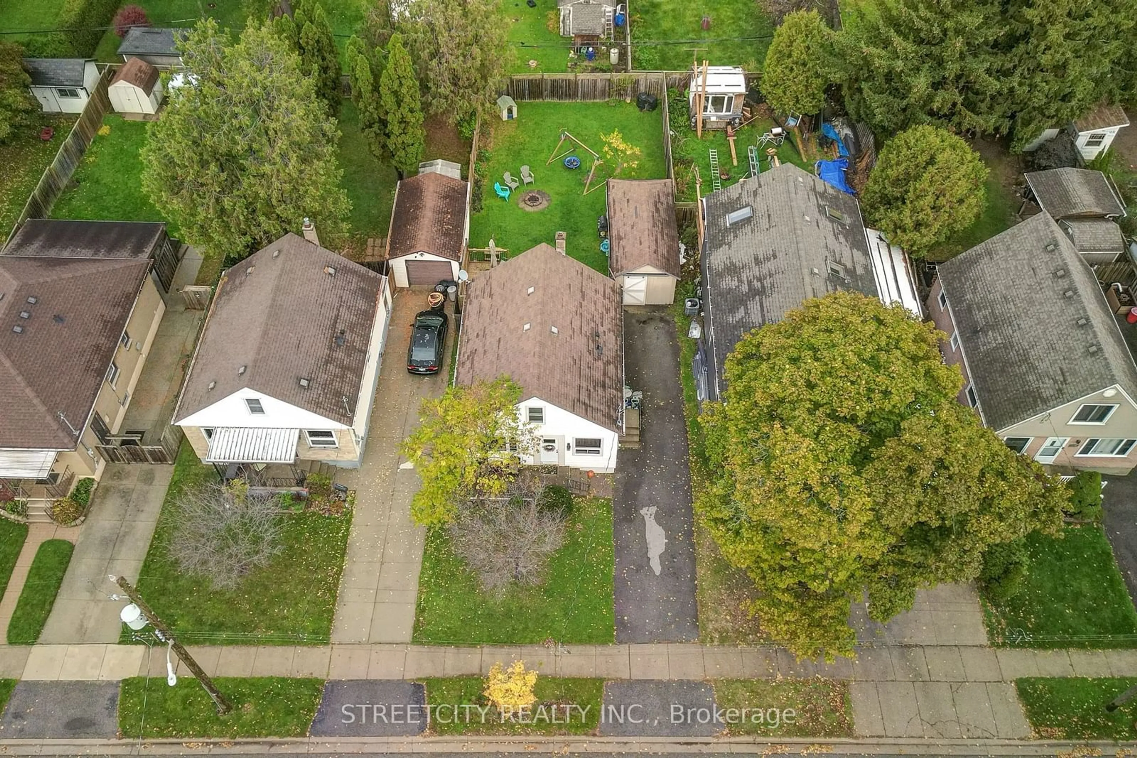 Frontside or backside of a home, the street view for 474 Salisbury St, London Ontario N5Y 3B5