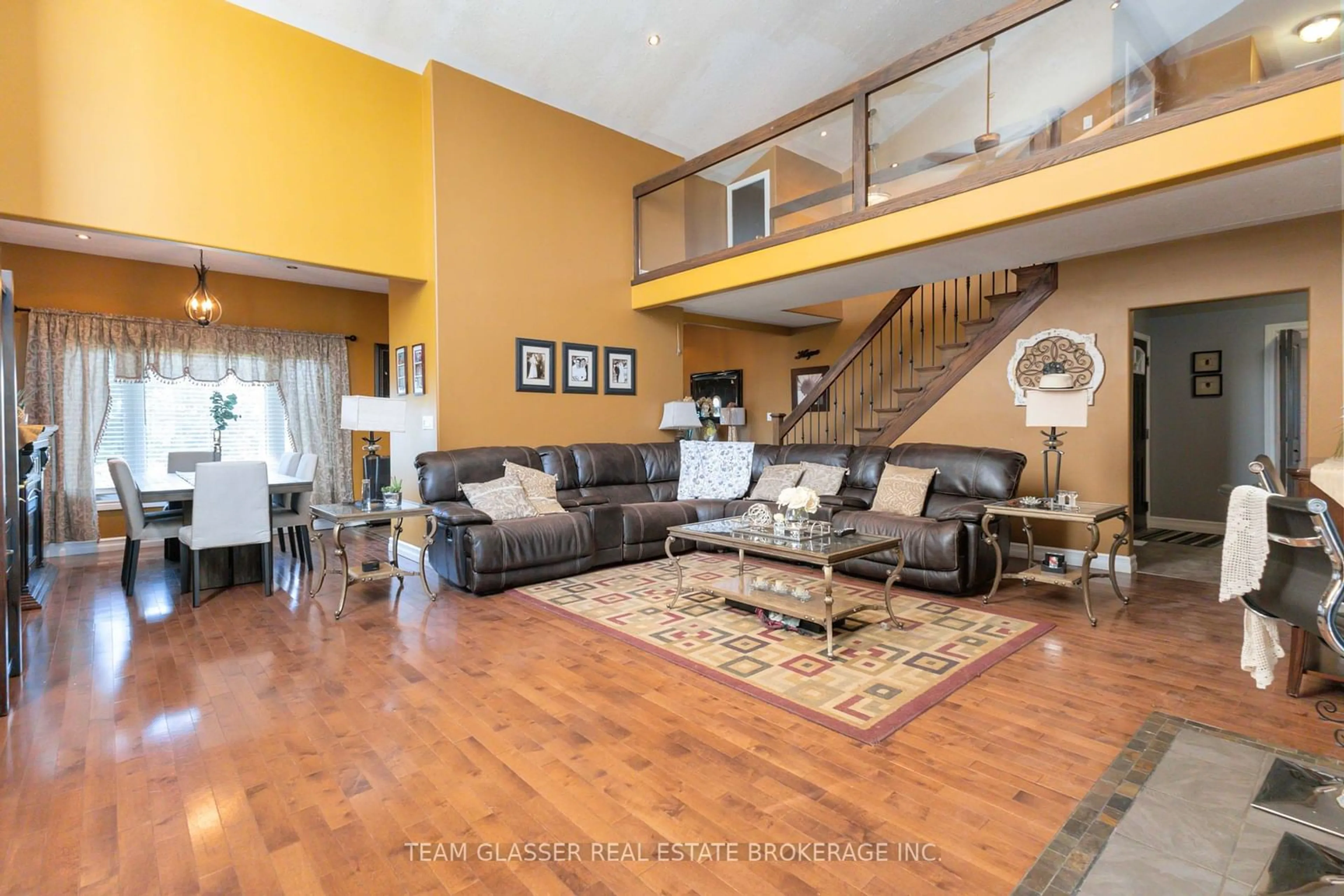 Living room, wood floors for 6571 CARROLL Dr, Southwest Middlesex Ontario N0L 1T0