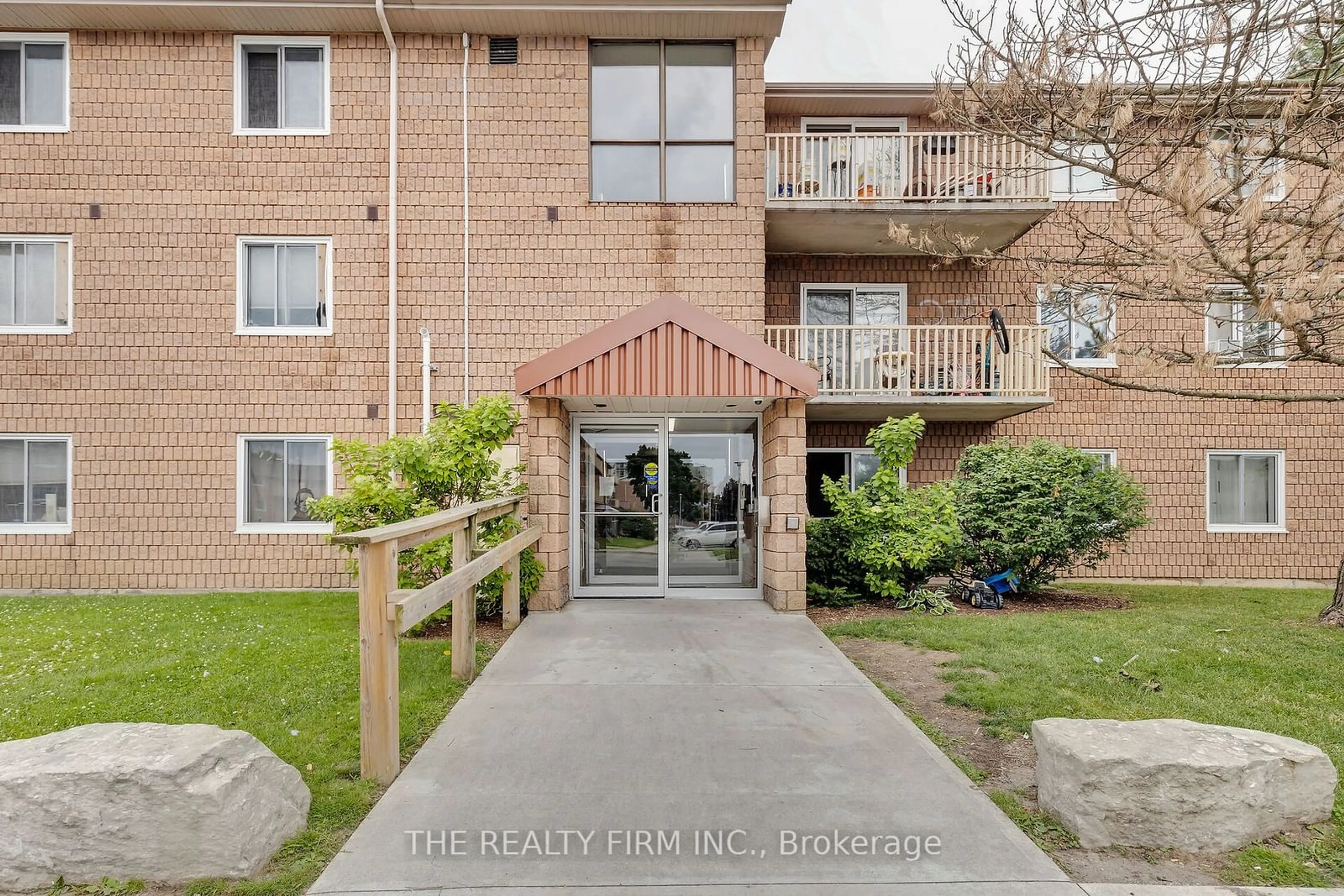 A pic from exterior of the house or condo, the street view for 1584 Ernest Ave #308, London Ontario N6E 1X9