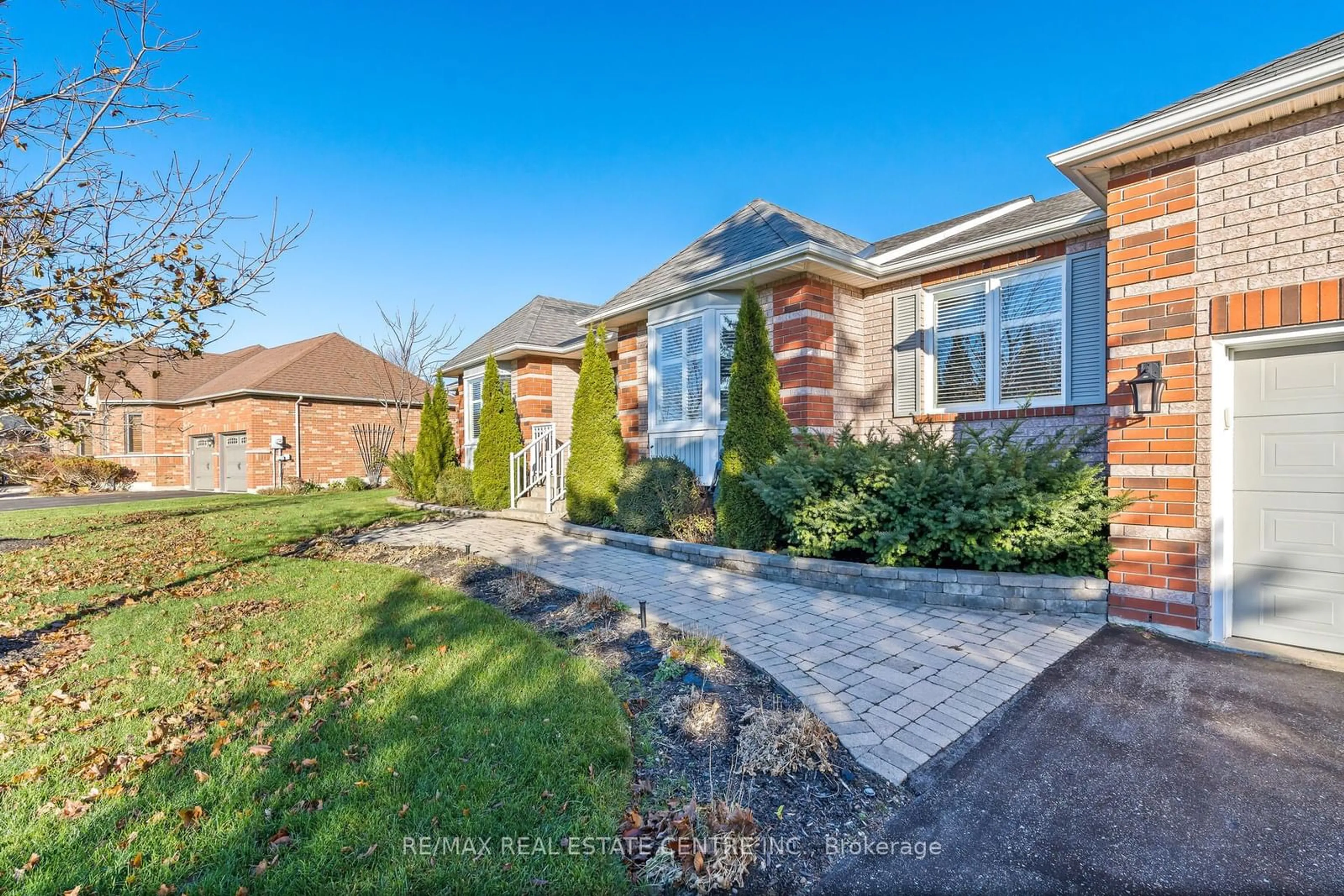 Home with brick exterior material for 11 ASPEN Crt, Erin Ontario N0B 1T0