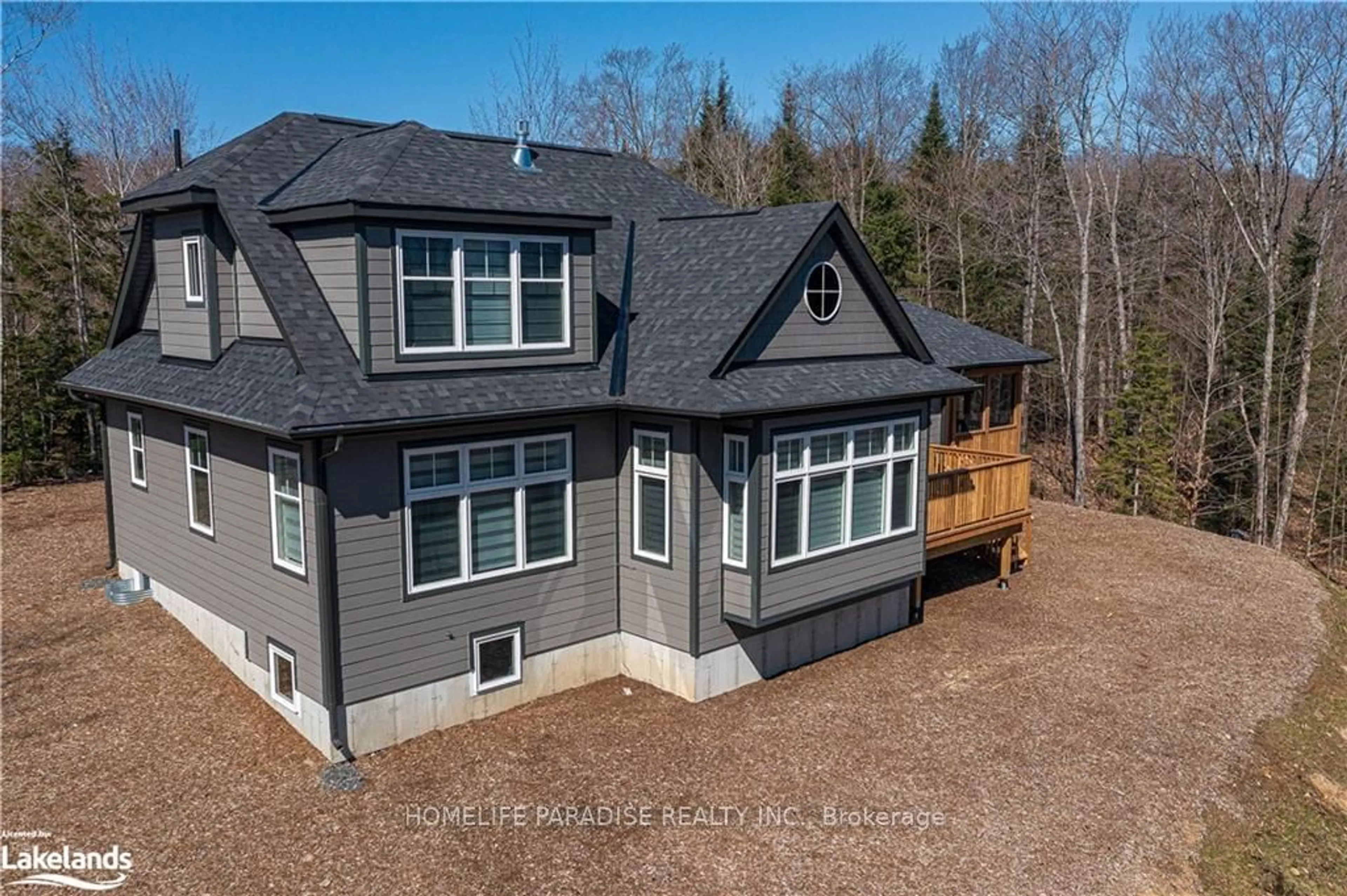 Frontside or backside of a home, cottage for 1020 RIDGELINE Dr, Lake of Bays Ontario P1H 2J6