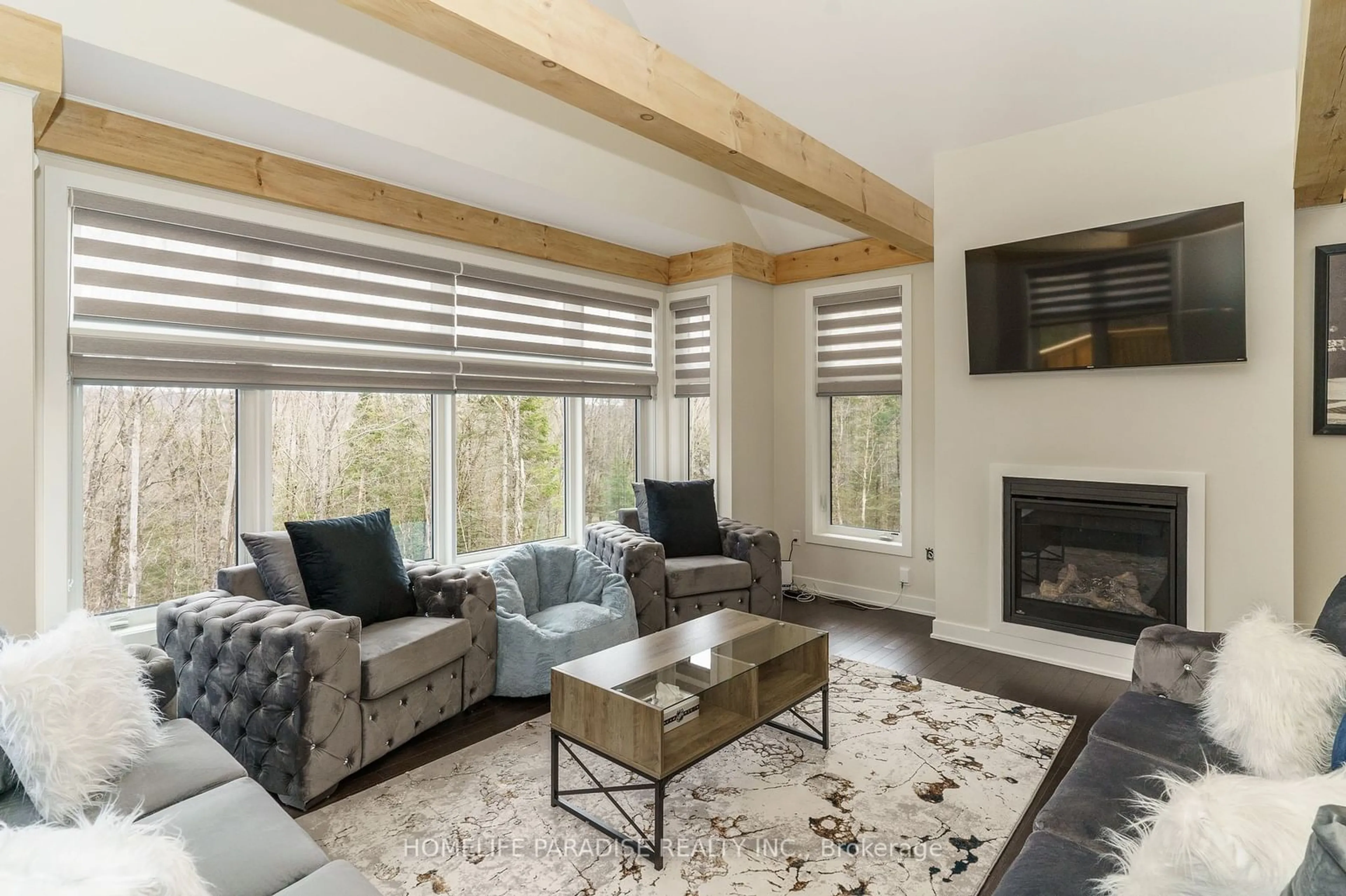 Living room, wood floors for 1020 RIDGELINE Dr, Lake of Bays Ontario P1H 2J6