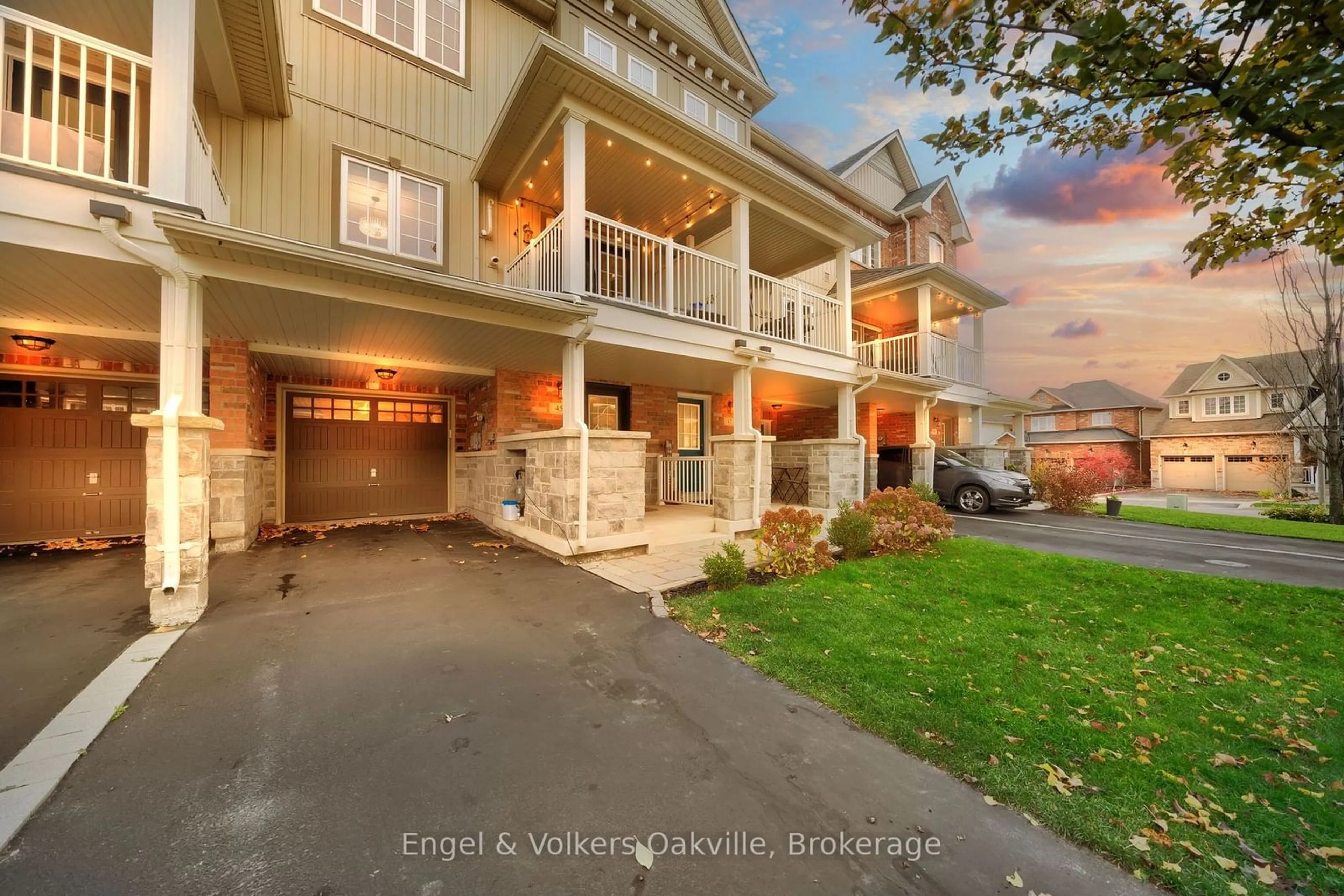 A pic from exterior of the house or condo, the fenced backyard for 45 NISBET Blvd, Hamilton Ontario L8B 0T1