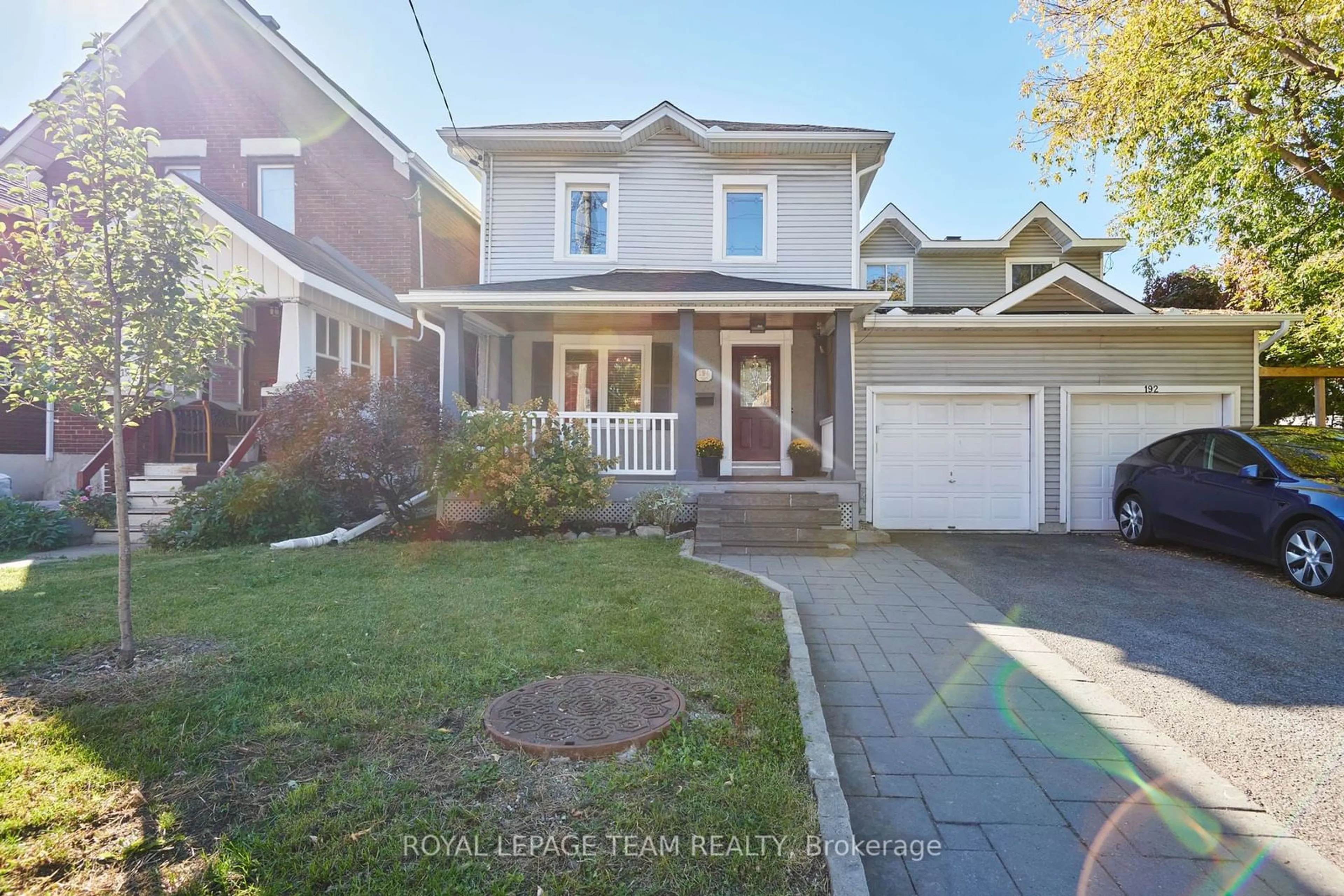 Frontside or backside of a home, the street view for 194 HOLLAND Ave, Tunneys Pasture and Ottawa West Ontario K1Y 0Y5