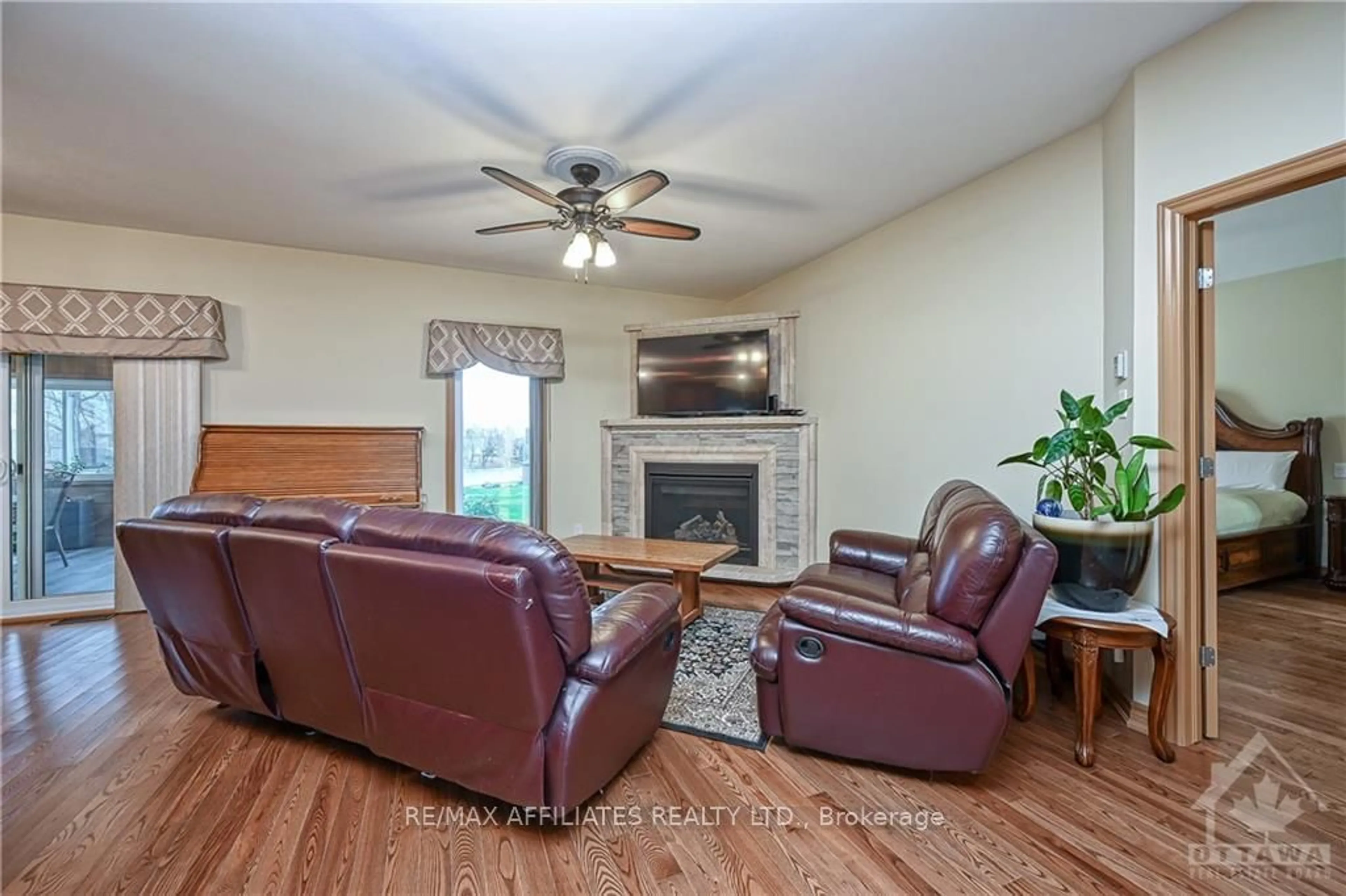 Living room, wood floors for 500 BARRAGE St, Casselman Ontario K0A 1M0