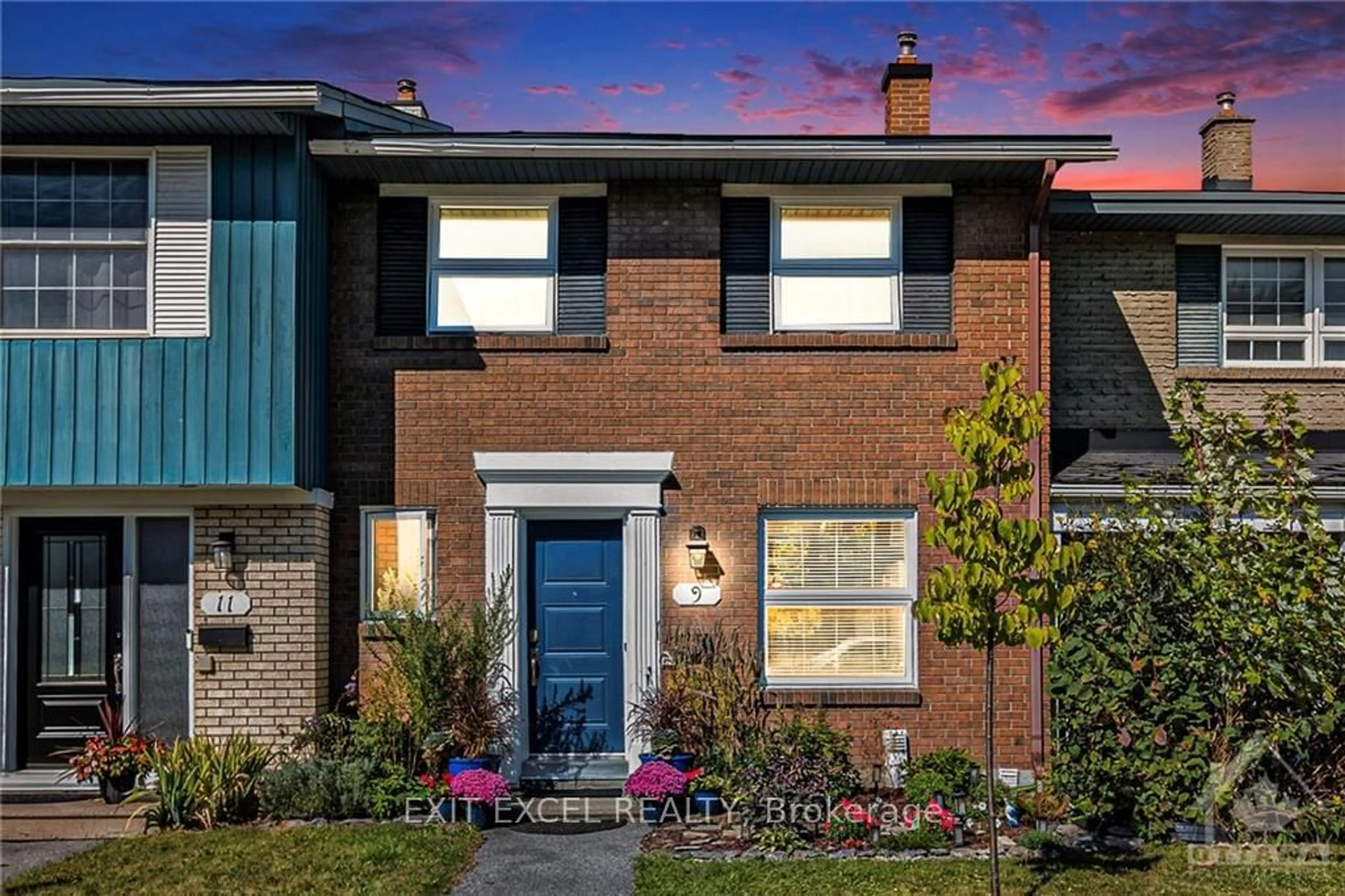 Home with brick exterior material for 9 MONTEREY Dr, South of Baseline to Knoxdale Ontario K2H 7A9