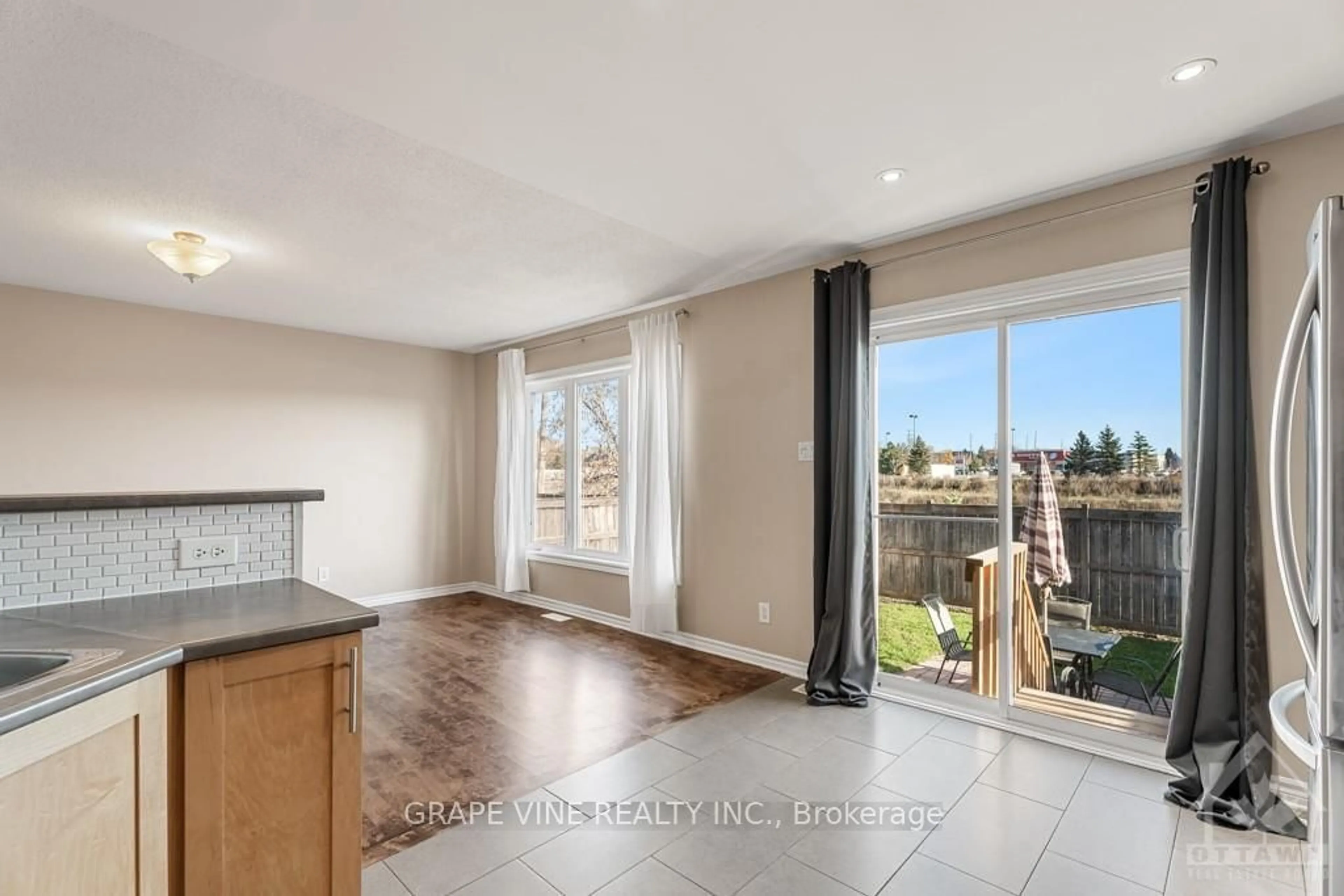 A pic of a room, wood floors for 1601 HAYDON Circ, Barrhaven Ontario K2J 0K5