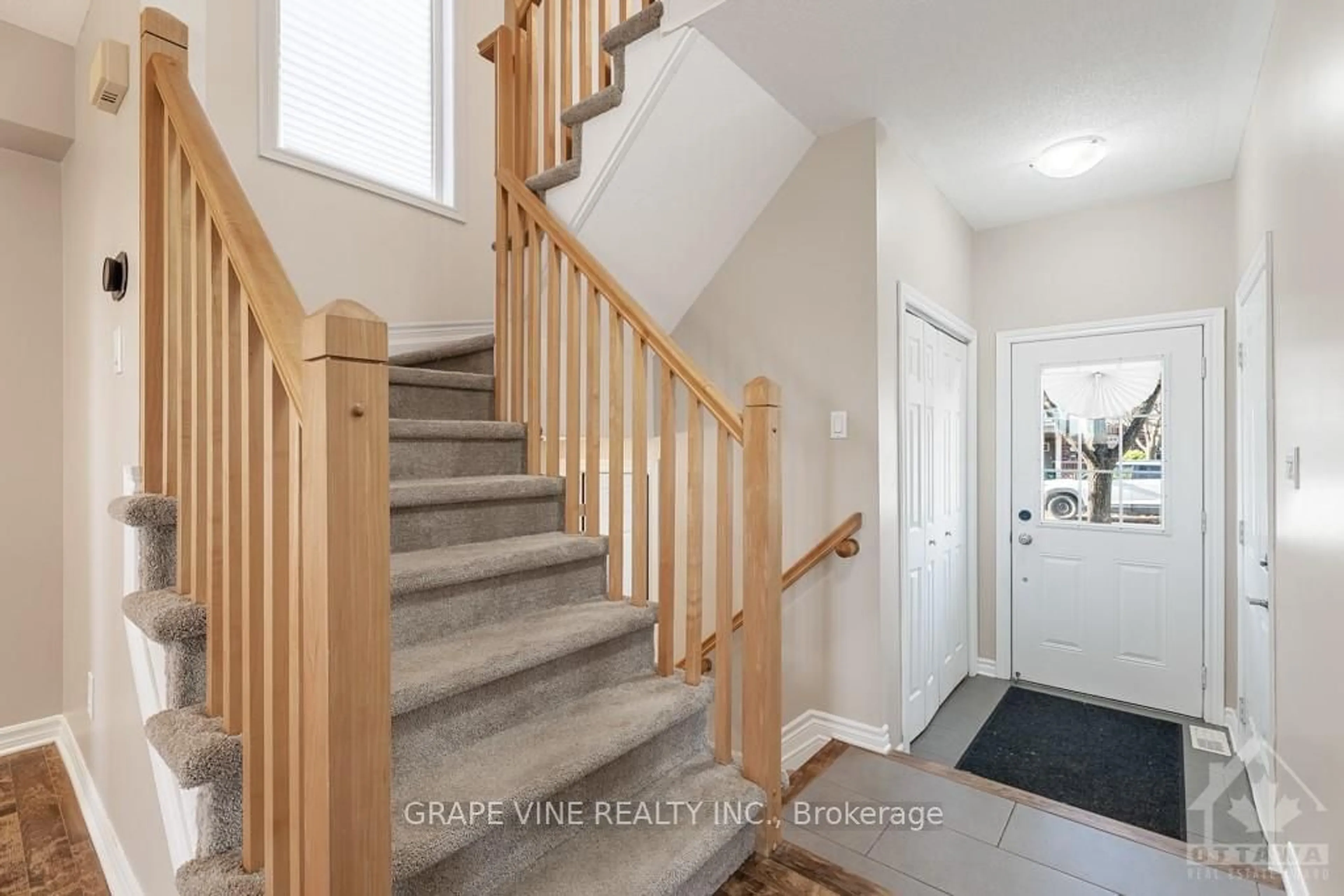 Stairs for 1601 HAYDON Circ, Barrhaven Ontario K2J 0K5