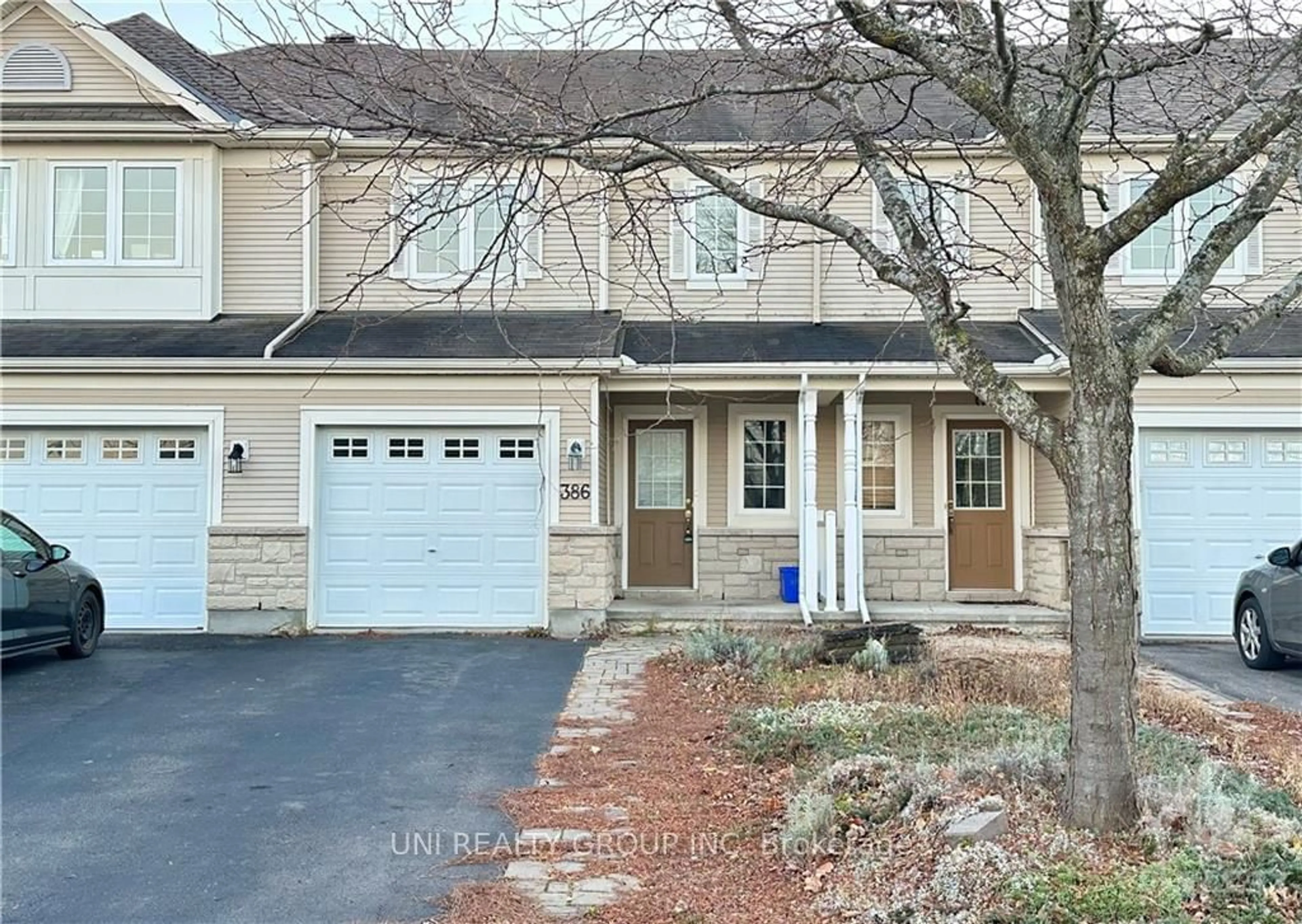 A pic from exterior of the house or condo, cottage for 386 WISTERIA Cres, Blossom Park - Airport and Area Ontario K1V 0N9