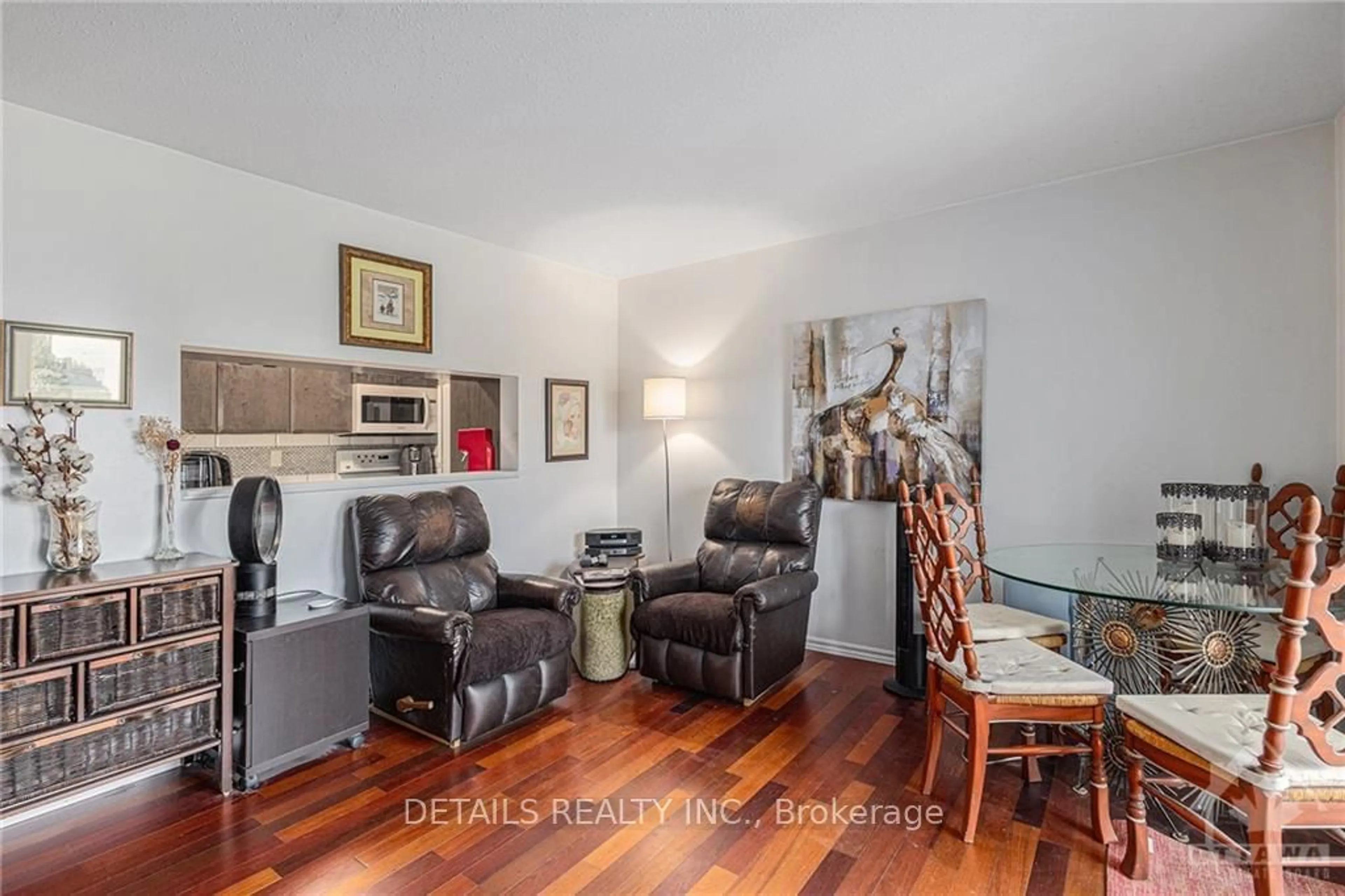 Living room, wood floors for 260 BRITTANY Dr #412, Manor Park - Cardinal Glen and Area Ontario K1K 4M1