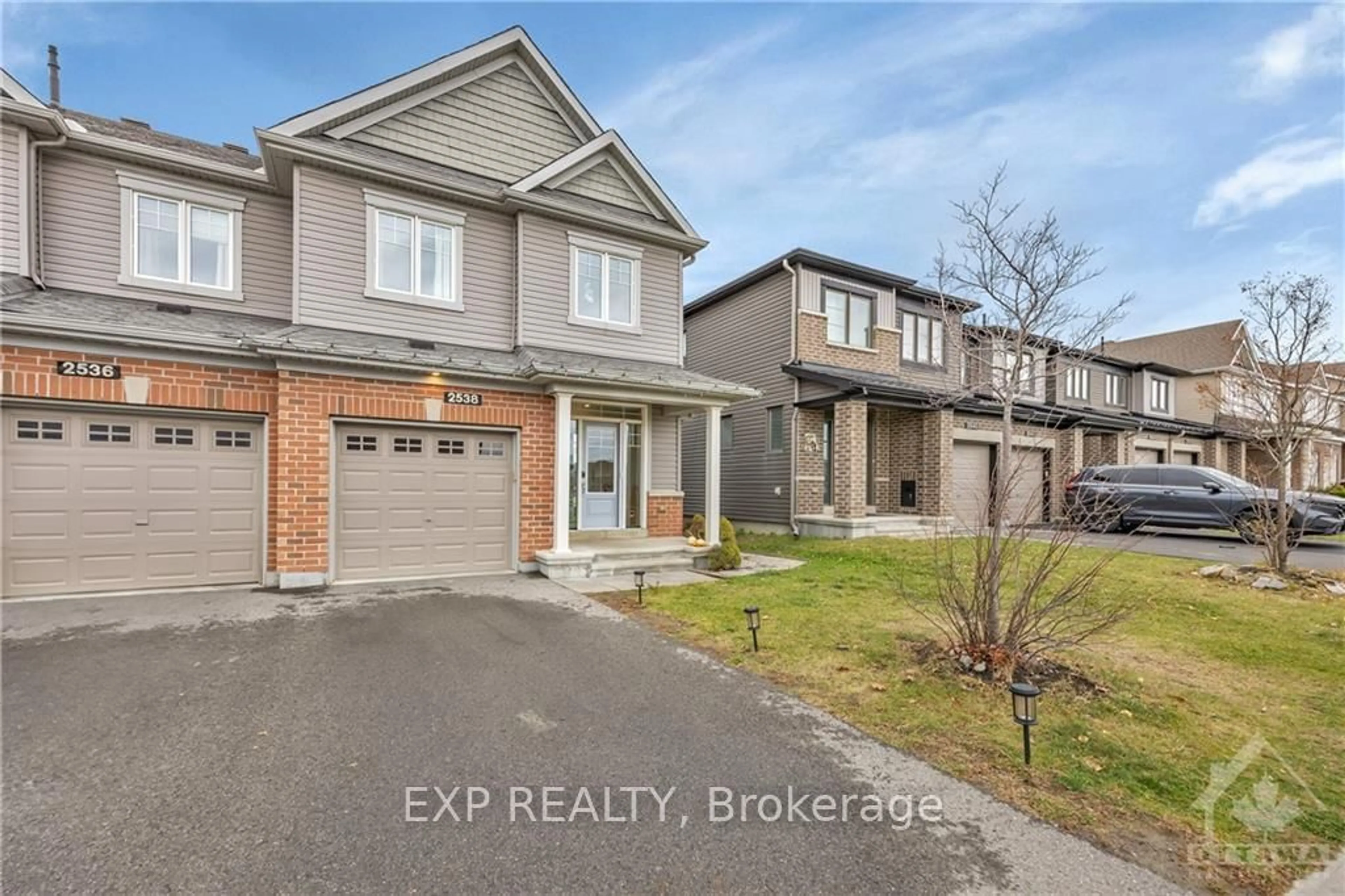 Frontside or backside of a home, the street view for 2538 RIVER MIST Rd, Barrhaven Ontario K2C 3H2