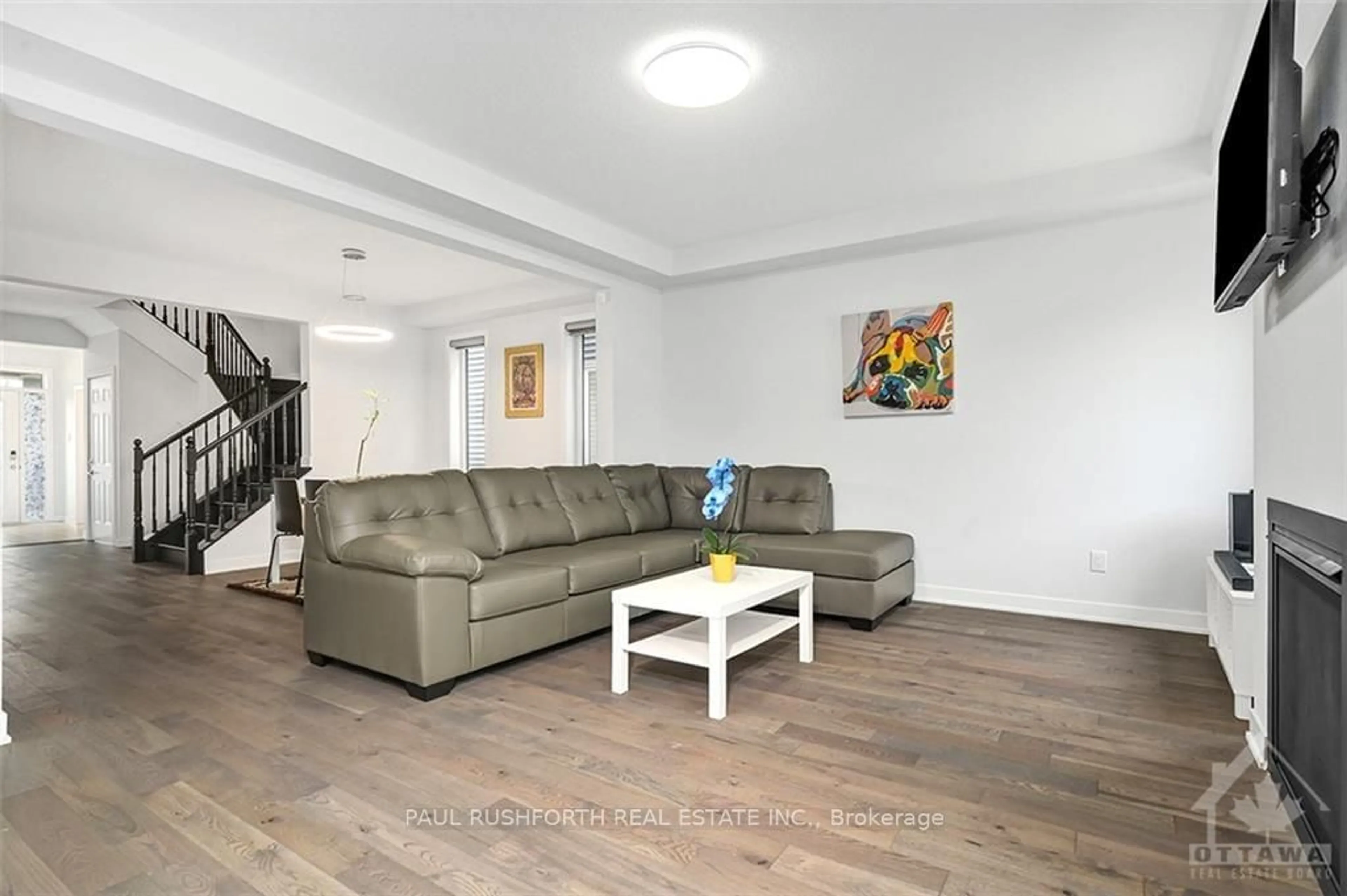 Living room, wood floors for 309 CROSSWAY Terr, Stittsville - Munster - Richmond Ontario K2S 3A8