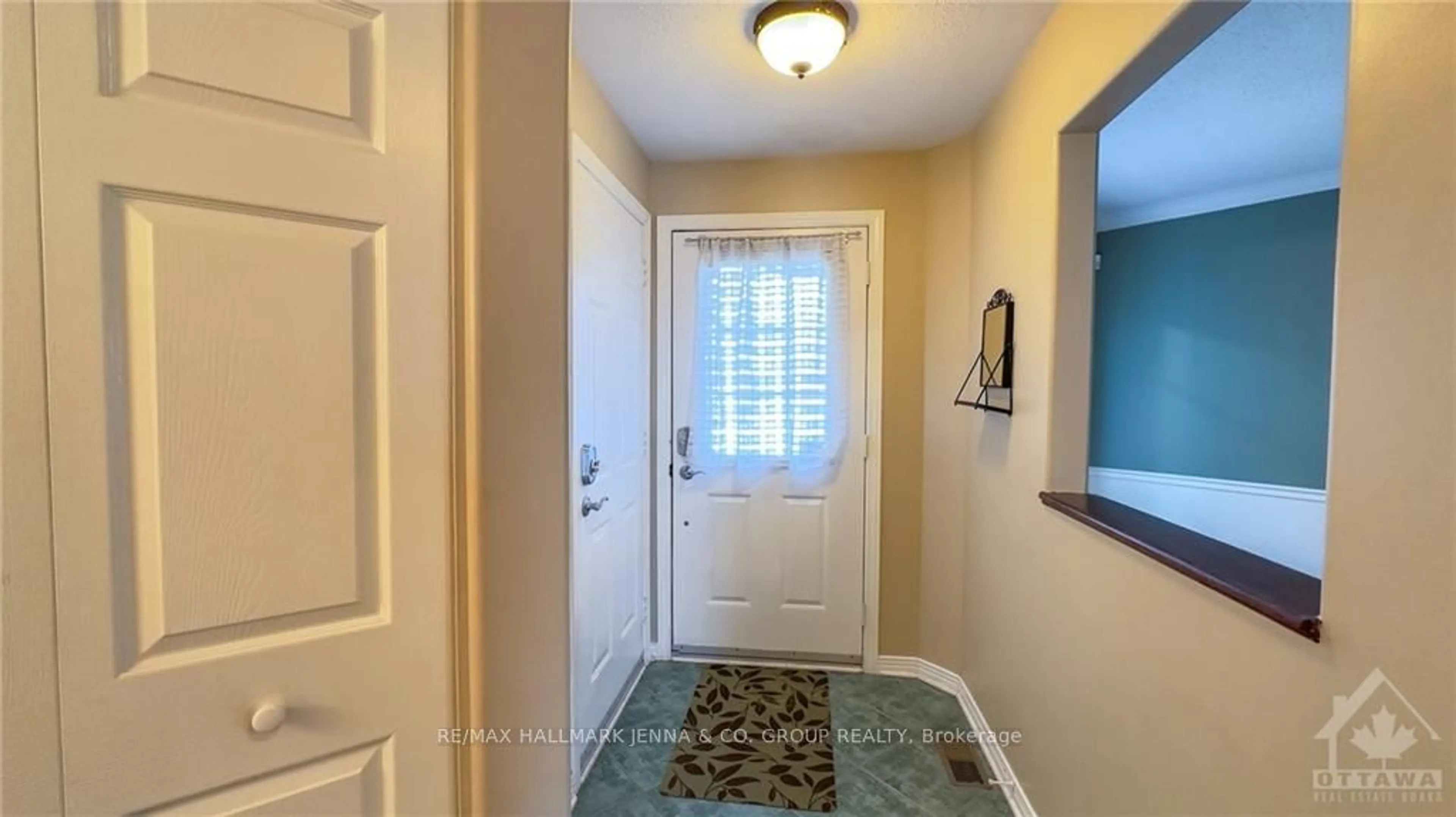 Indoor entryway, wood floors for 59 MONTANA Way, Barrhaven Ontario K2J 4M4