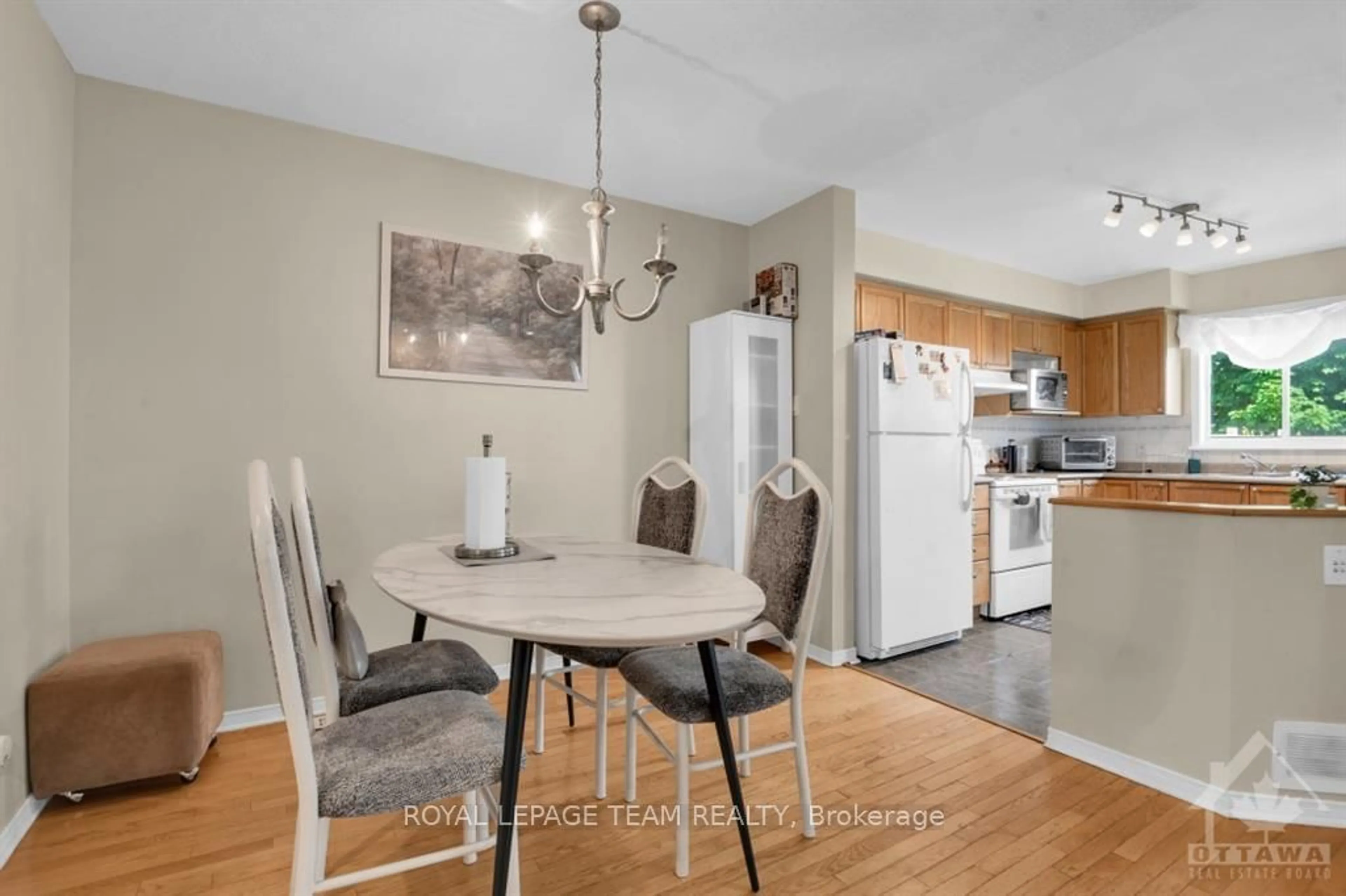 Dining room, wood floors, cottage for 8 CALAVERAS Ave, Barrhaven Ontario K2J 4Z8