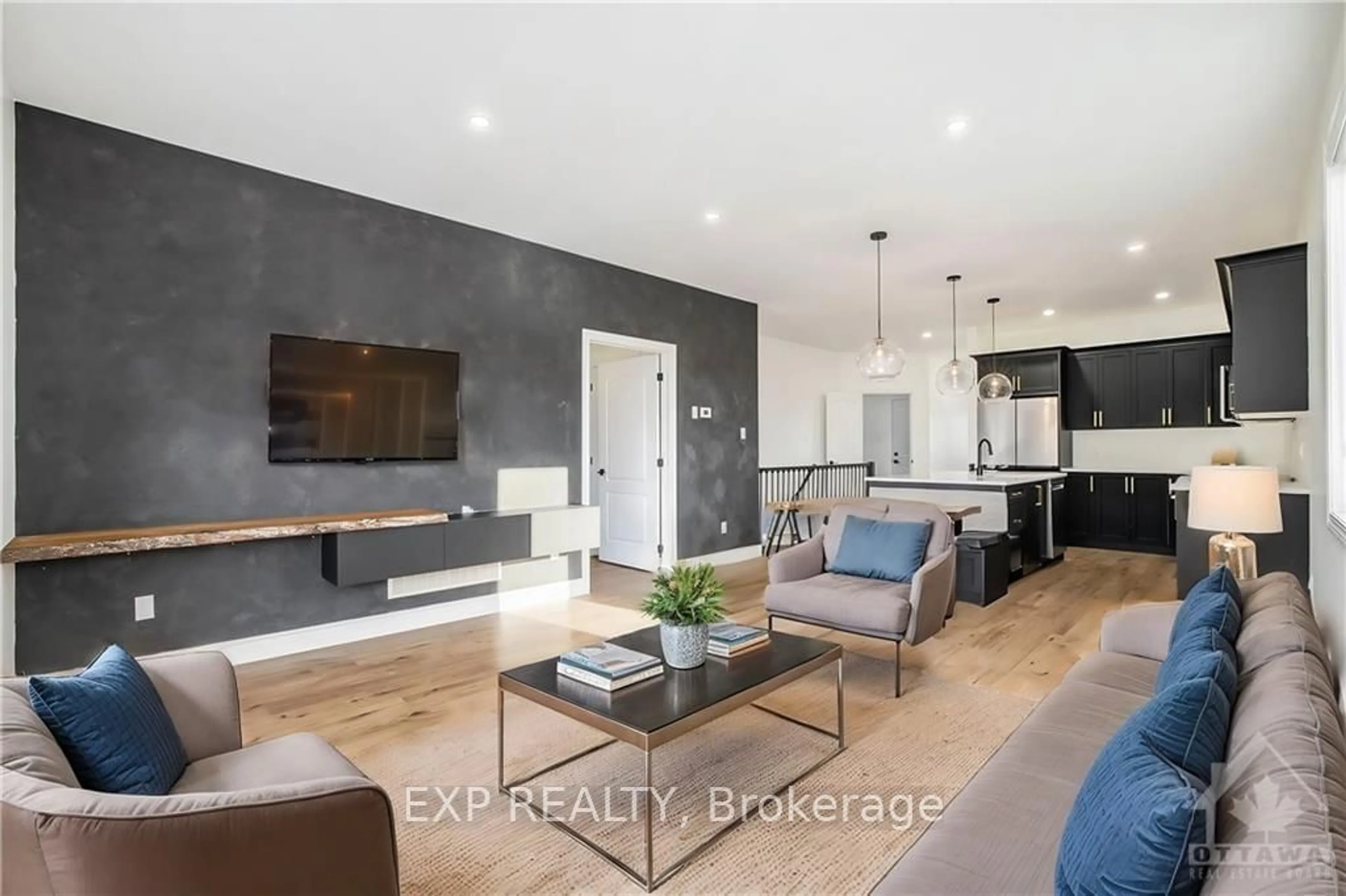 Living room, wood floors for 302 FORESTVIEW Cres, Renfrew Ontario K7V 0C4