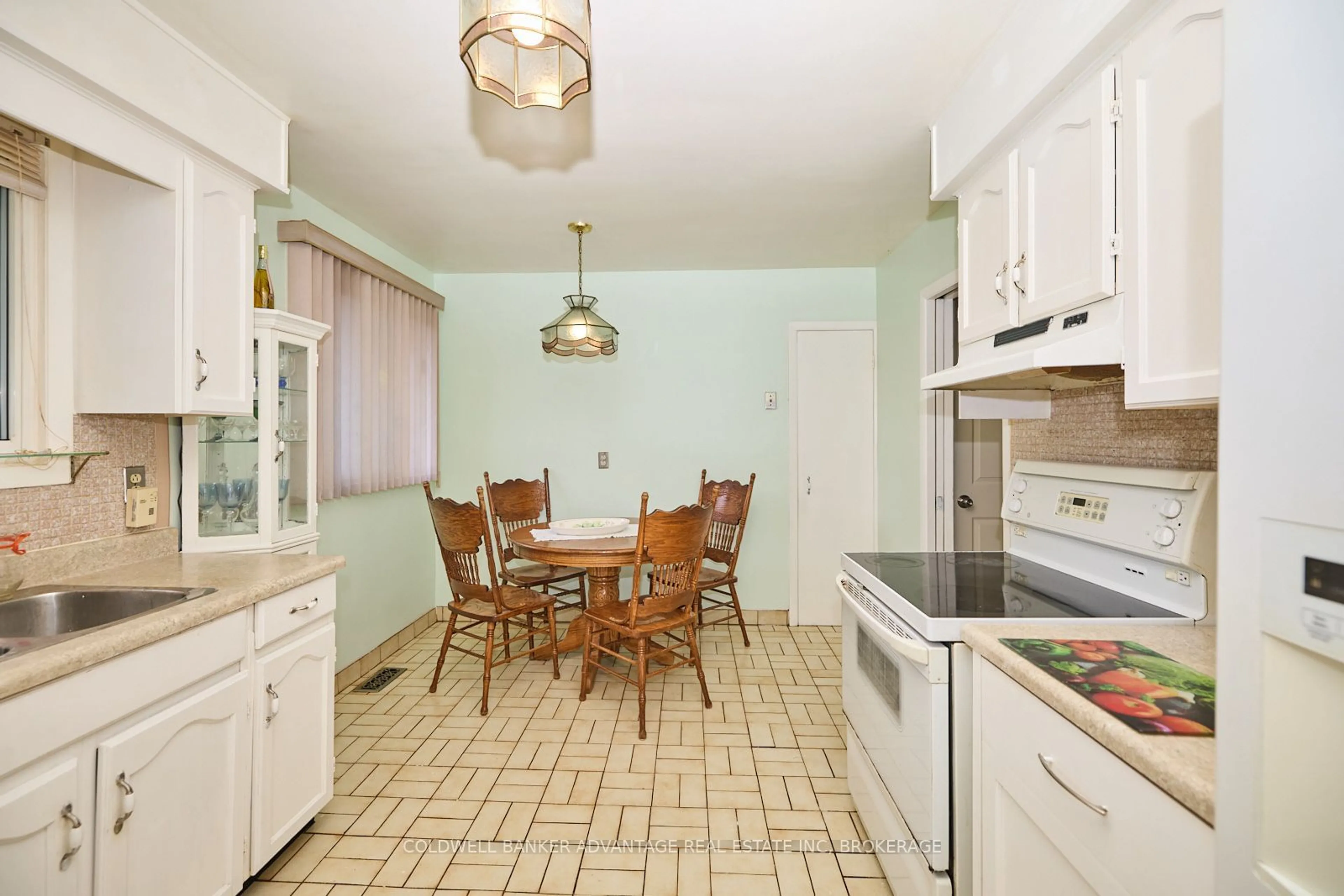 Kitchen, ceramic floors, cottage for 348 Barrick Rd, Port Colborne Ontario L3K 4B5