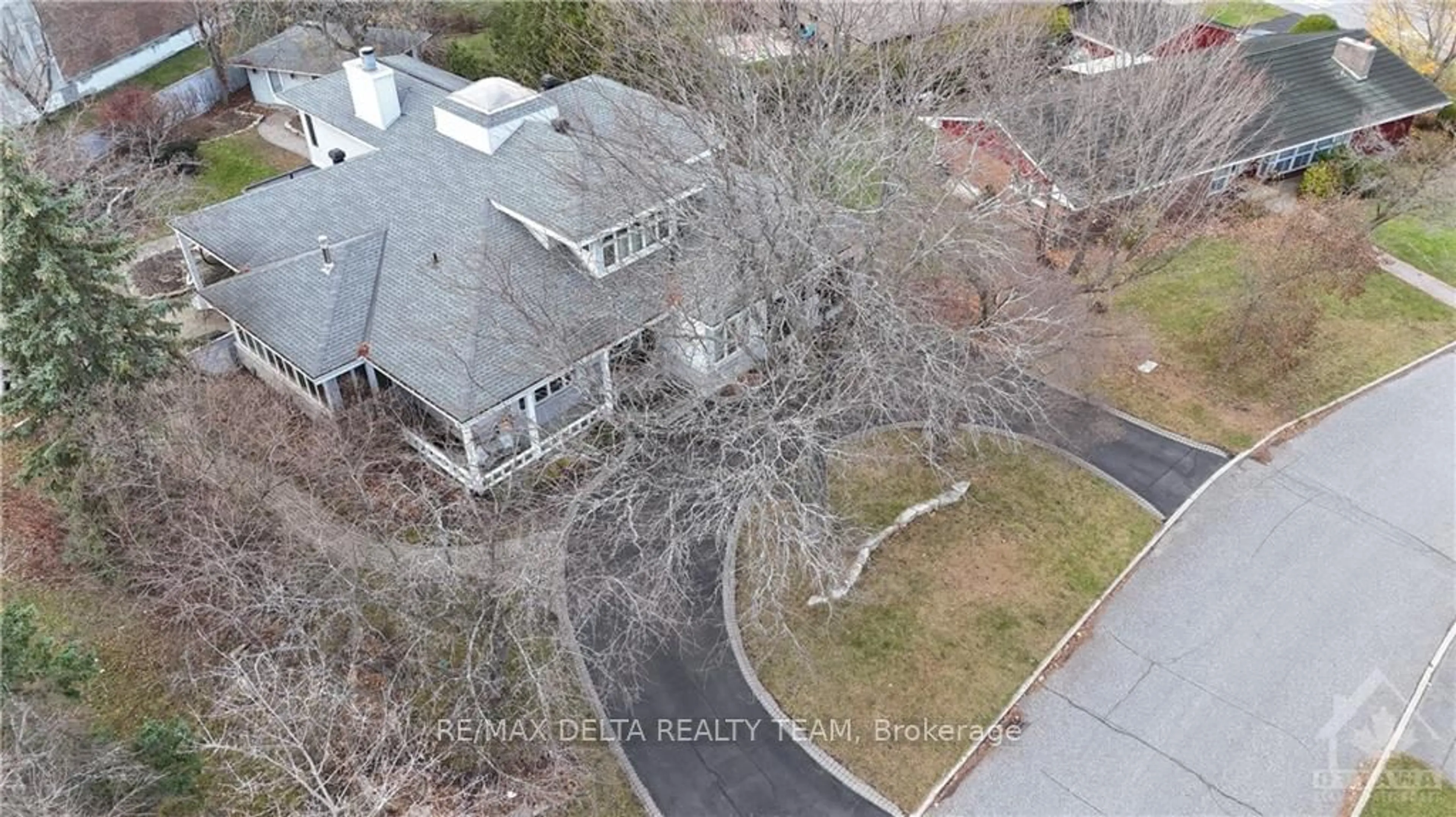 Frontside or backside of a home, the street view for 4 ALEUTIAN Rd, Ottawa Ontario K2H 7C8