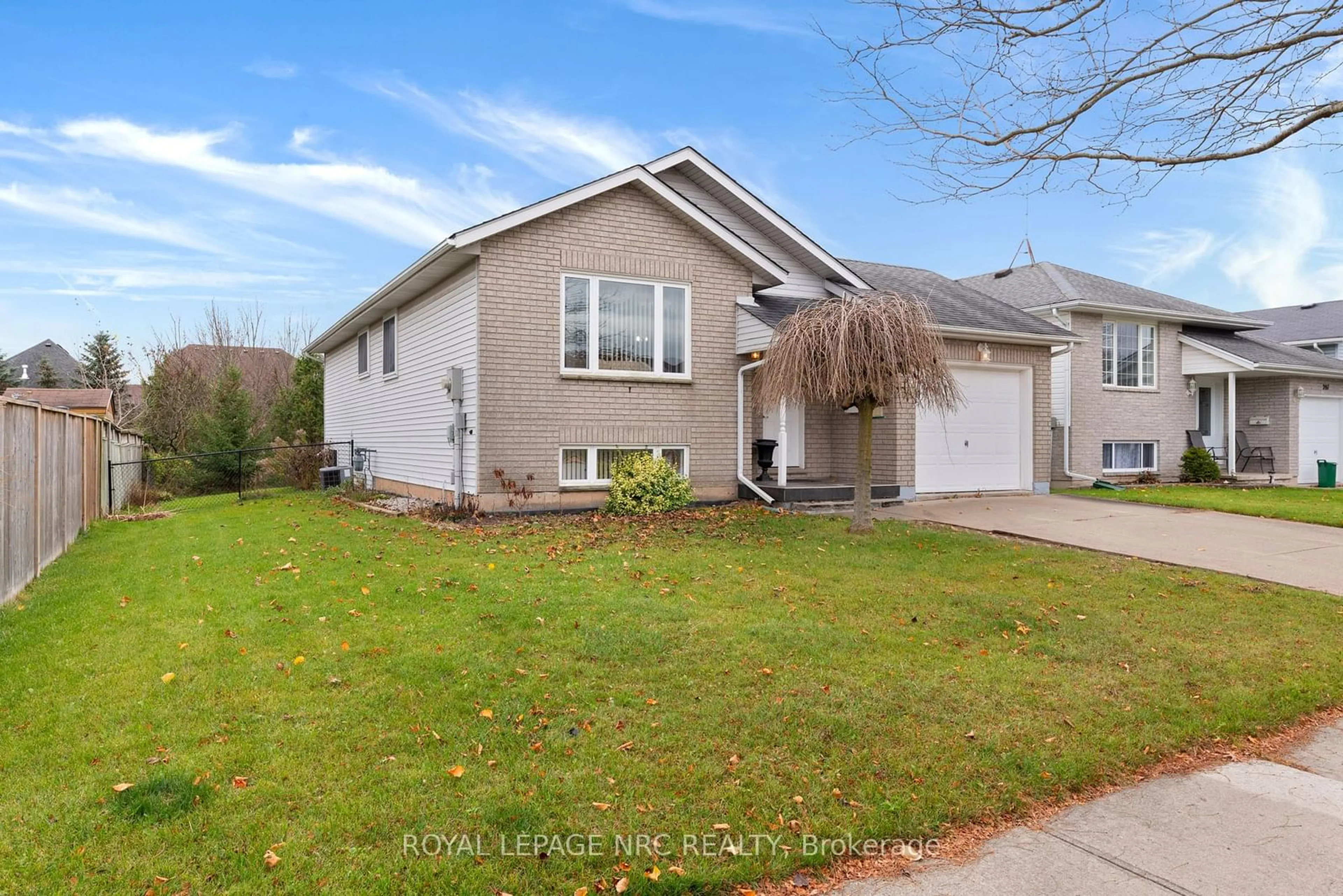 Frontside or backside of a home, the street view for 199 Balsam St, Welland Ontario L3C 7H1