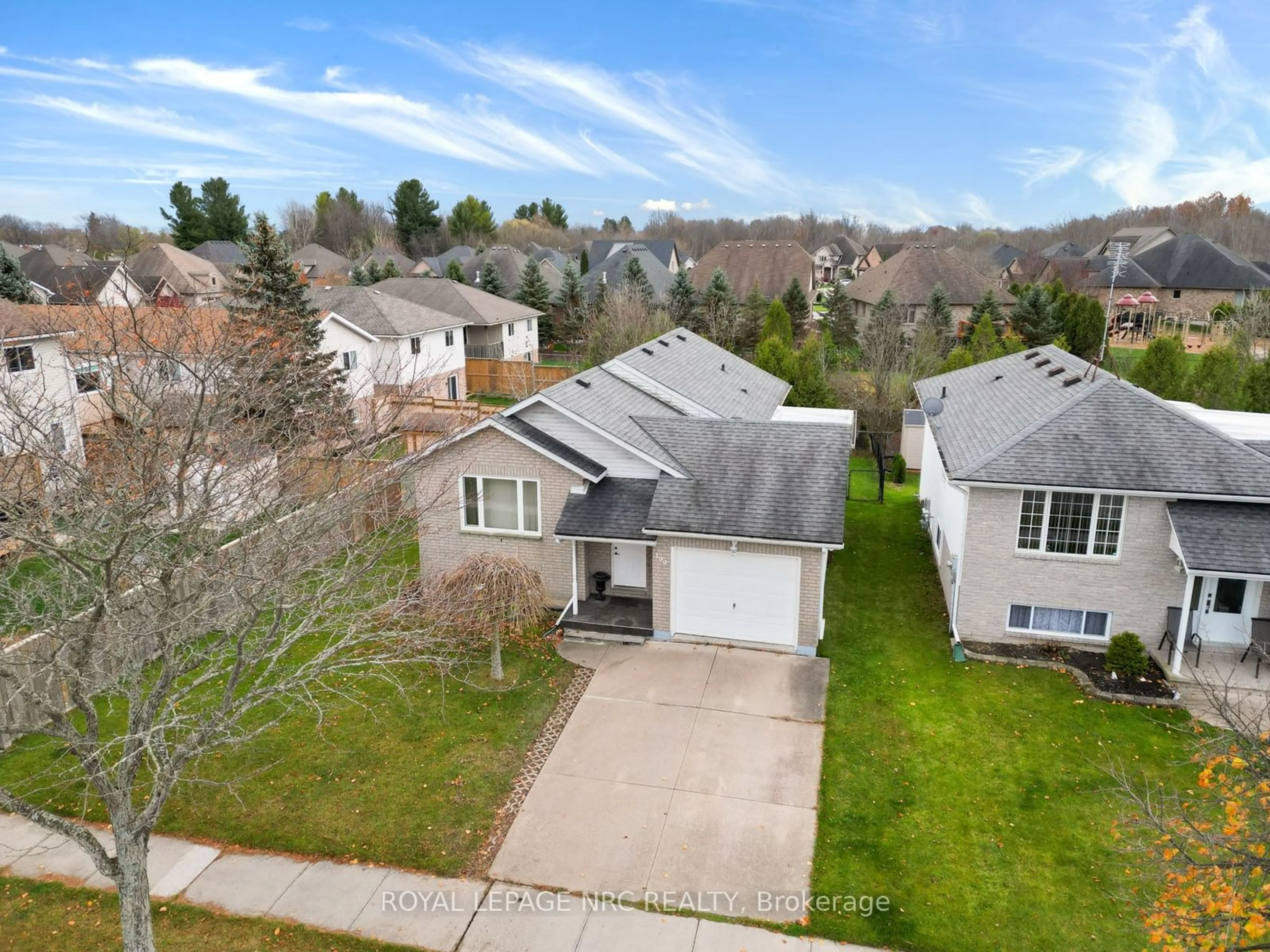 Frontside or backside of a home, the street view for 199 Balsam St, Welland Ontario L3C 7H1