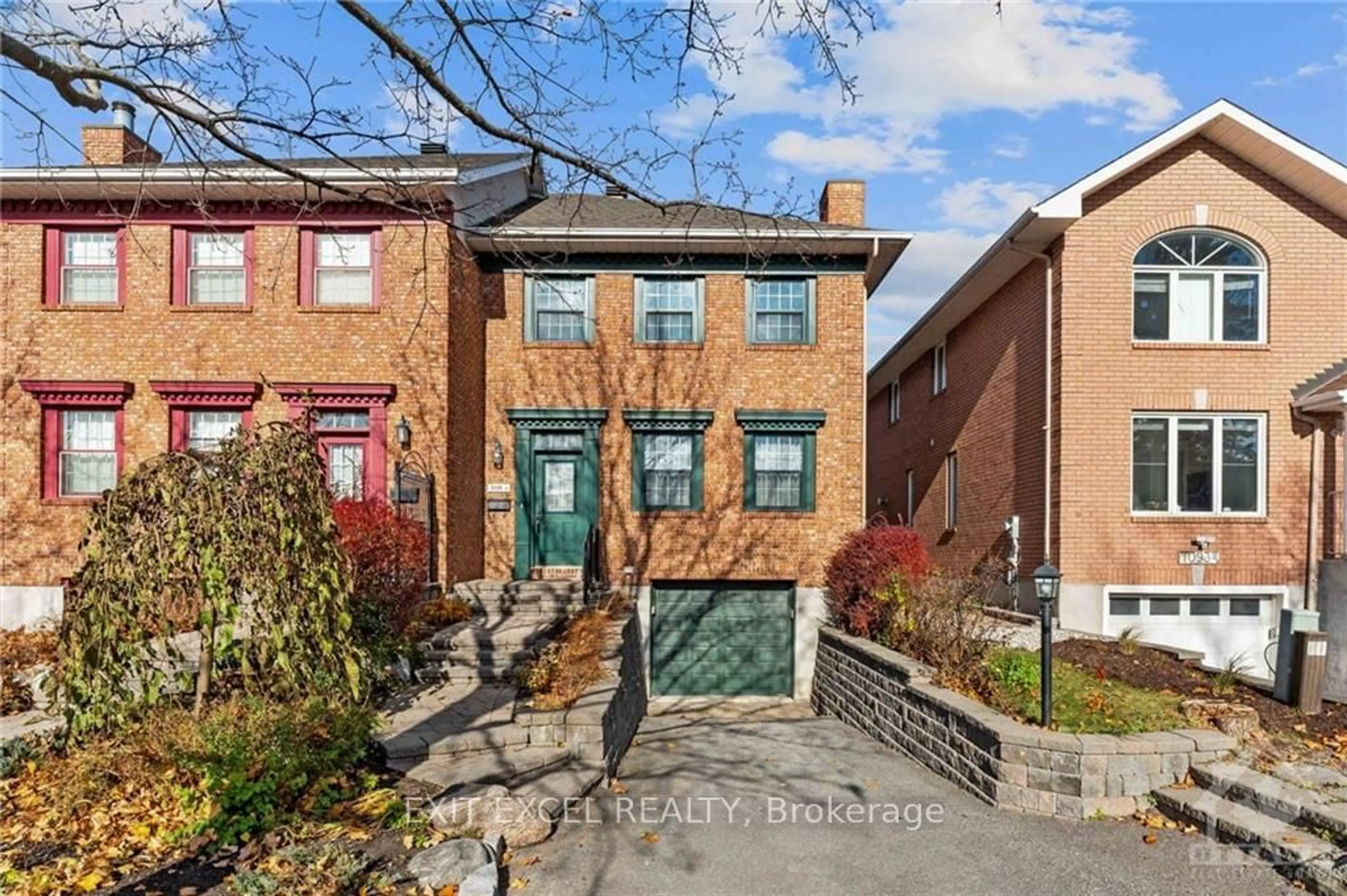 A pic from exterior of the house or condo, the street view for 1095 NORMANDY Cres #A, Mooneys Bay - Carleton Heights and Area Ontario K2C 0L9