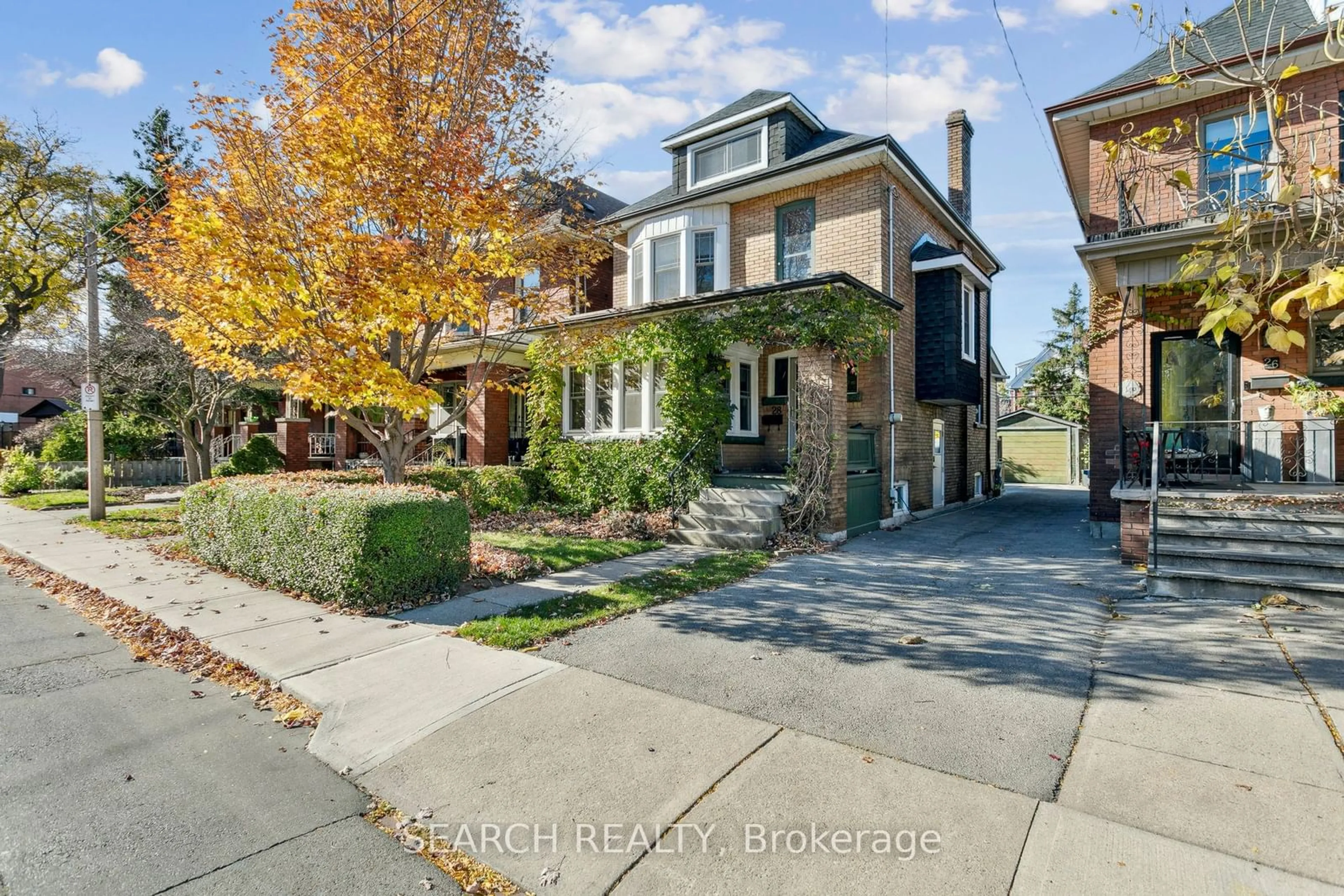 A pic from exterior of the house or condo, the street view for 28 Hilda Ave, Hamilton Ontario L8M 3E6