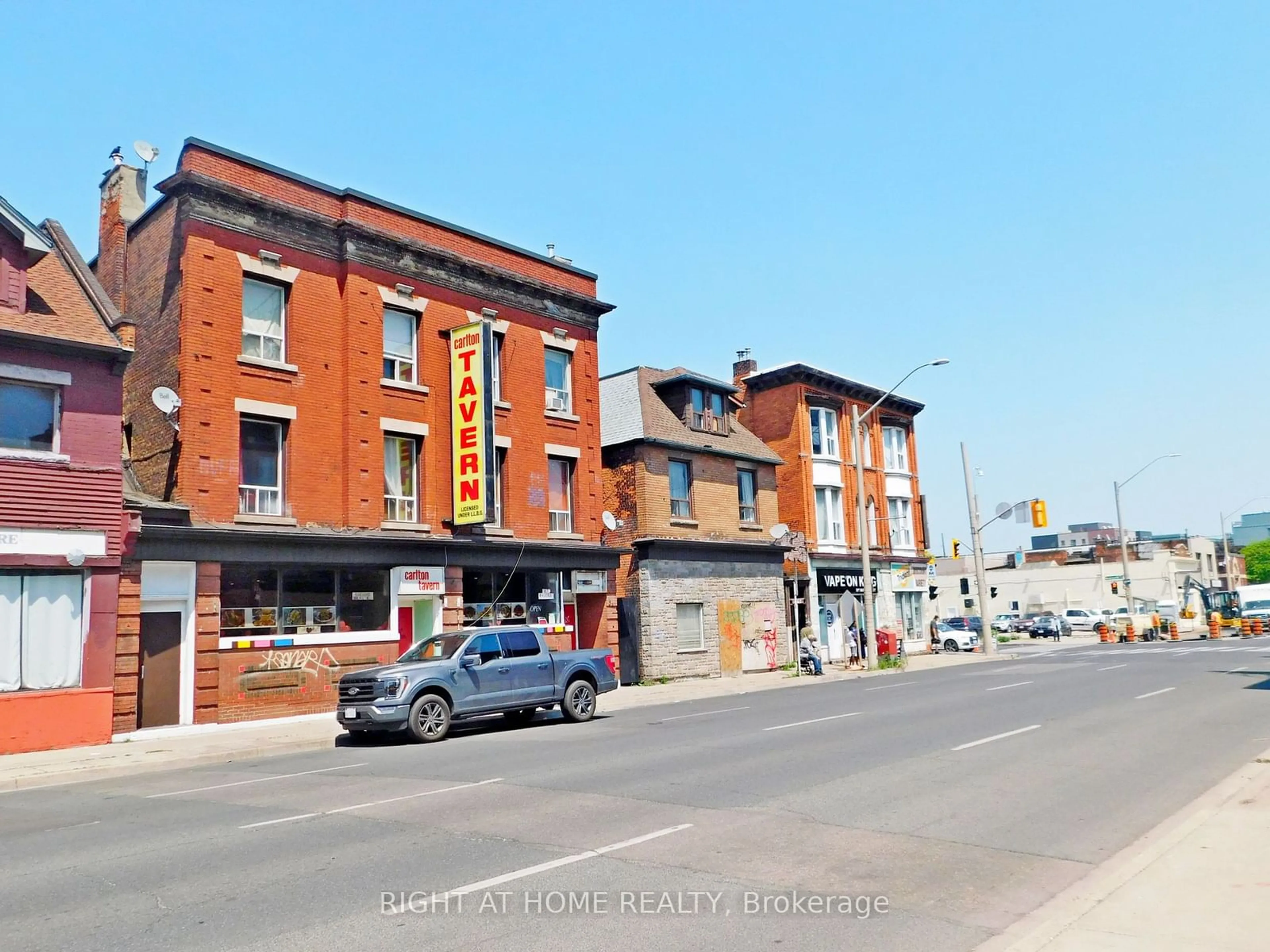 Unknown for 663 King St, Hamilton Ontario L8N 1E5