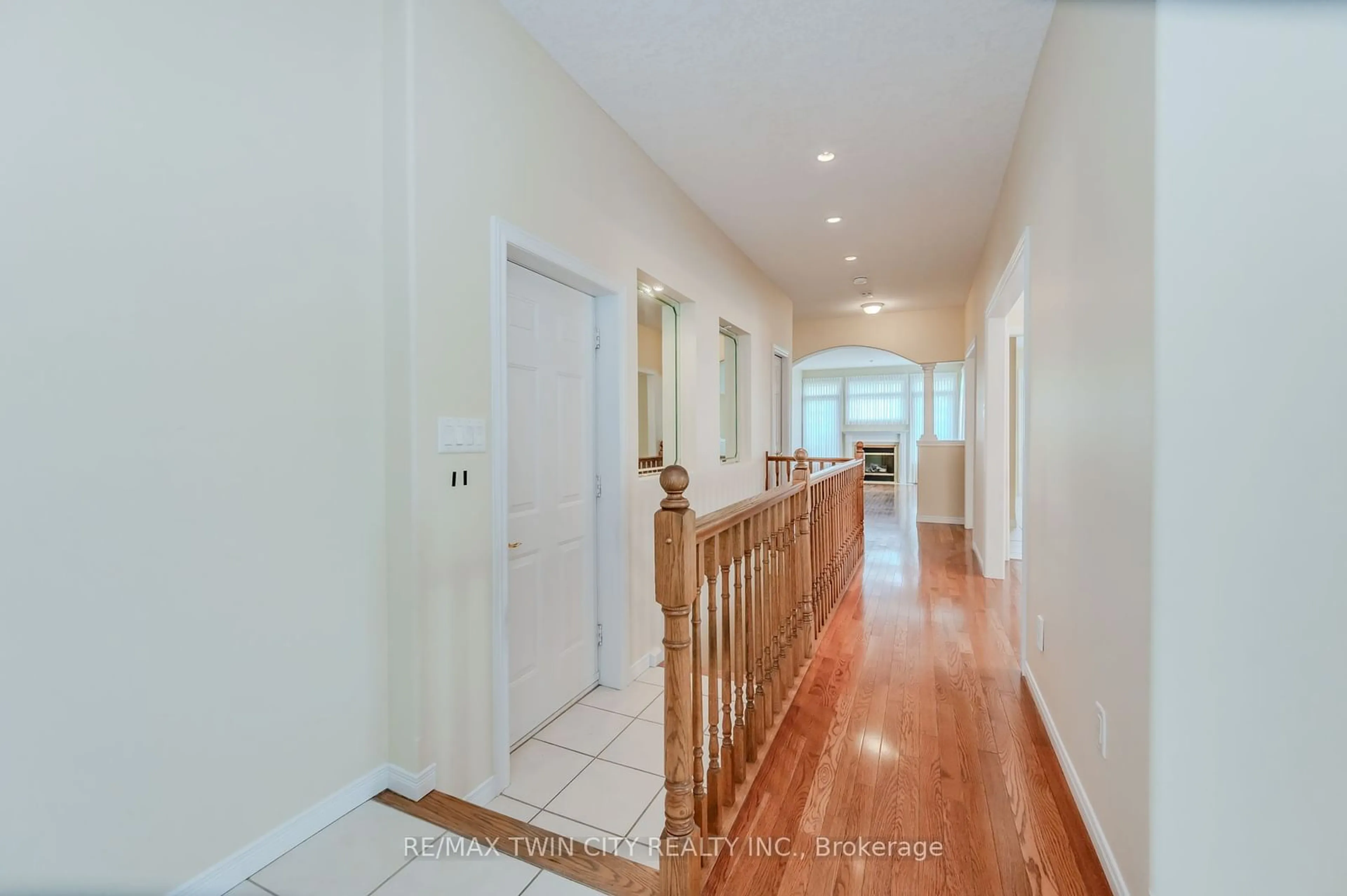 Indoor entryway, wood floors for 461 Columbia St #33, Waterloo Ontario N2T 2P5