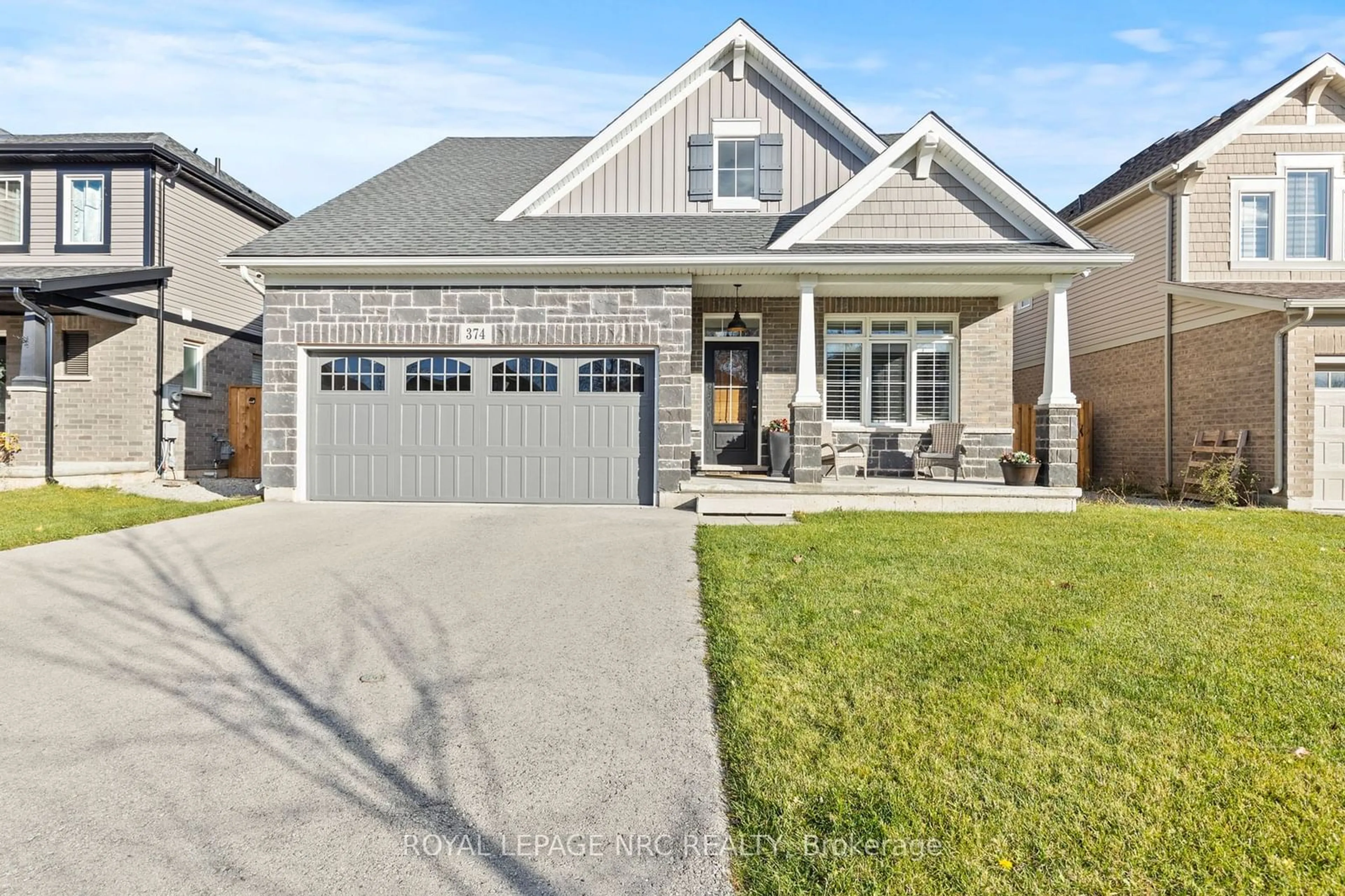 Frontside or backside of a home, cottage for 374 Julia Dr, Welland Ontario L3C 0G7