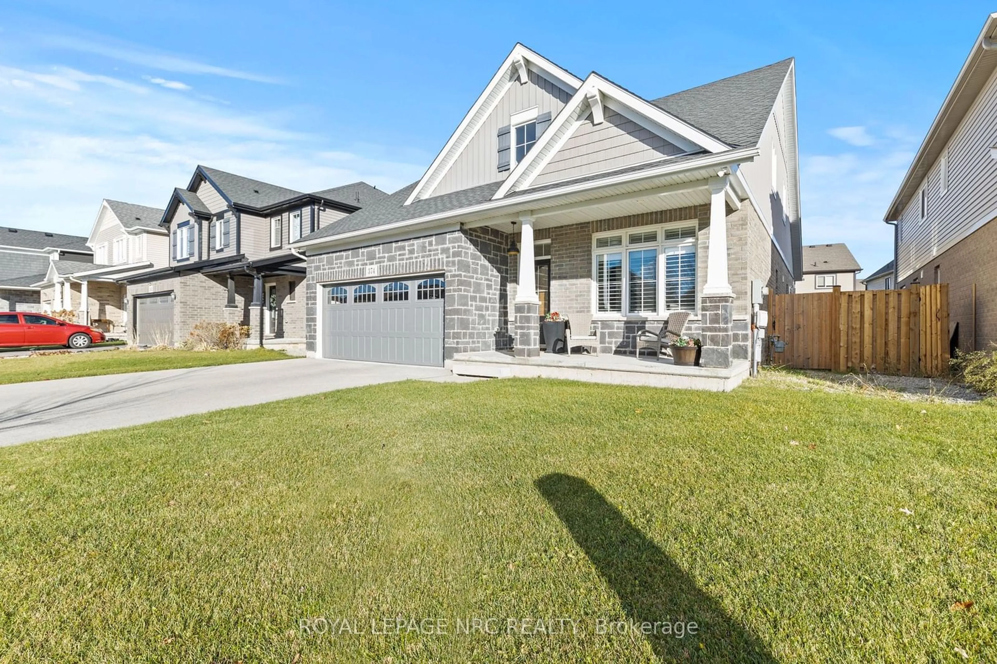 Frontside or backside of a home, the street view for 374 Julia Dr, Welland Ontario L3C 0G7